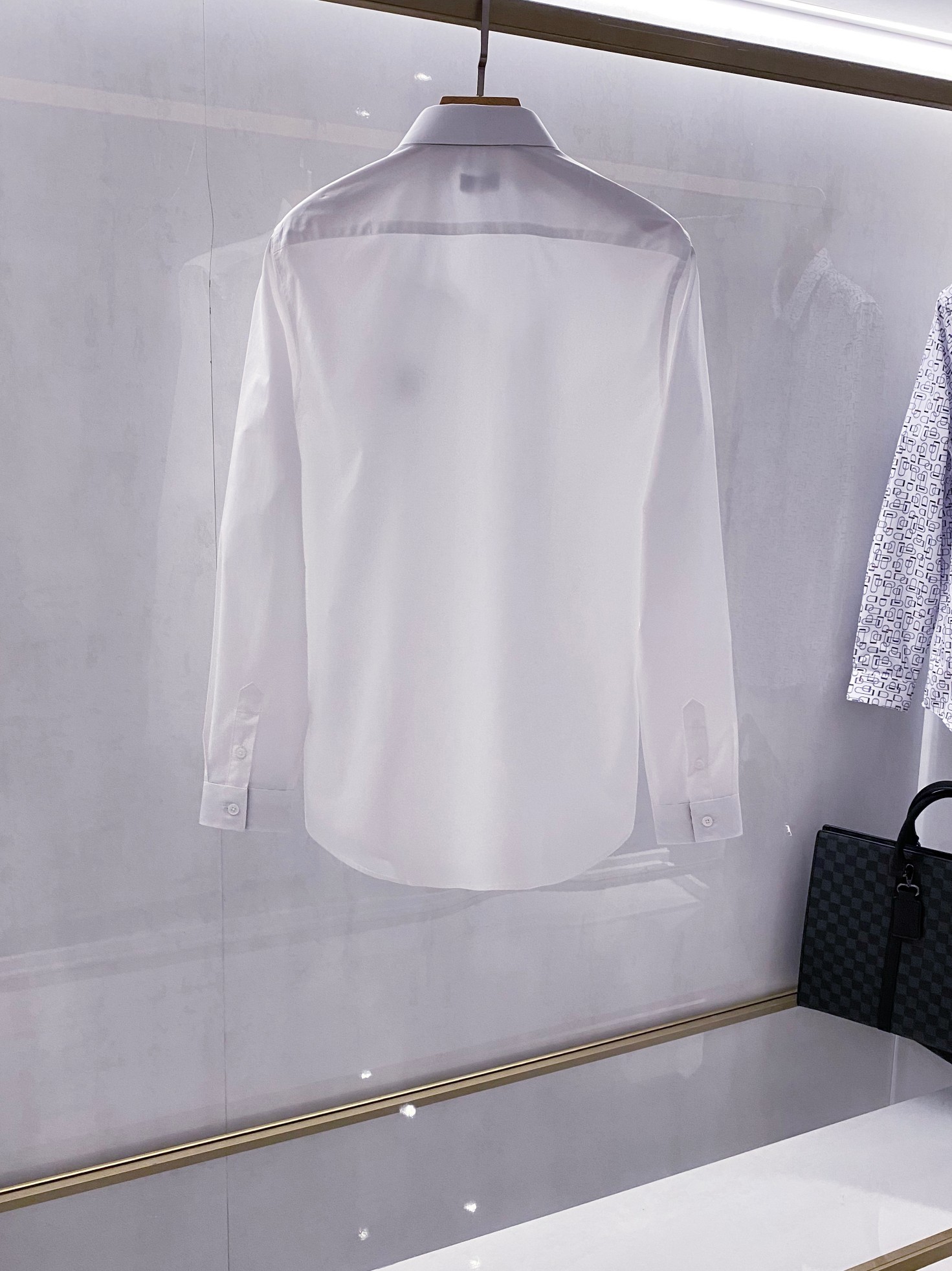 Alternative view of Shirt 09841