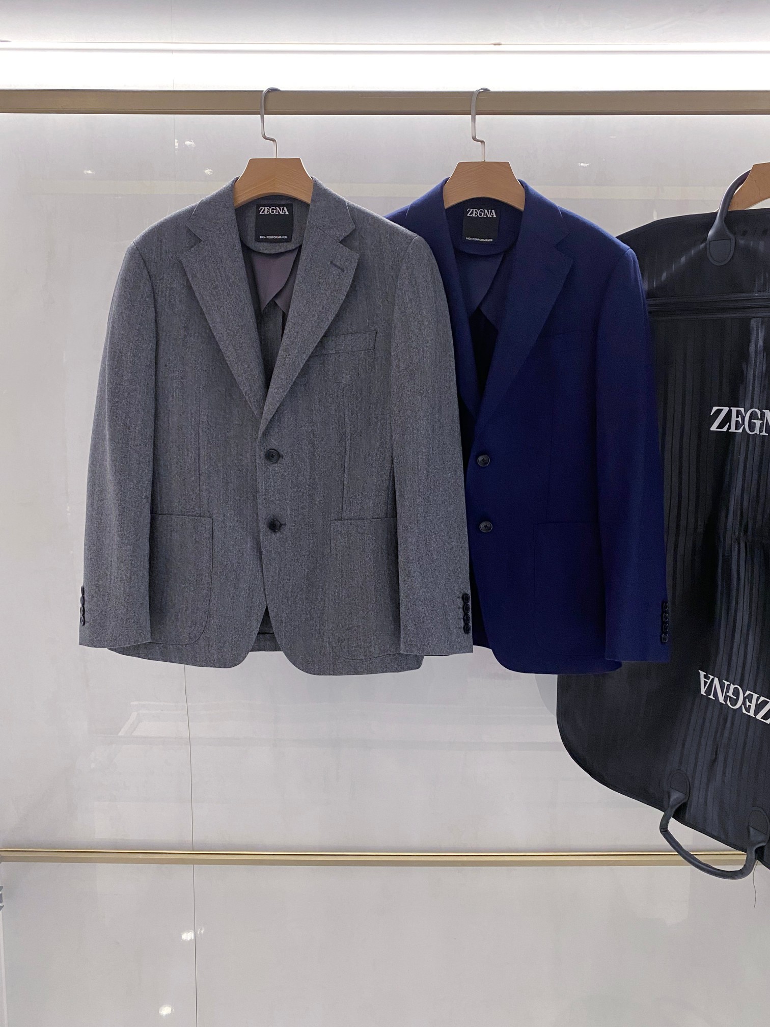 חליפת צמר לגבר של Zegna - עיצוב מודרני ונוחות בלתי מתפשרת 2 a1760451217622 1210