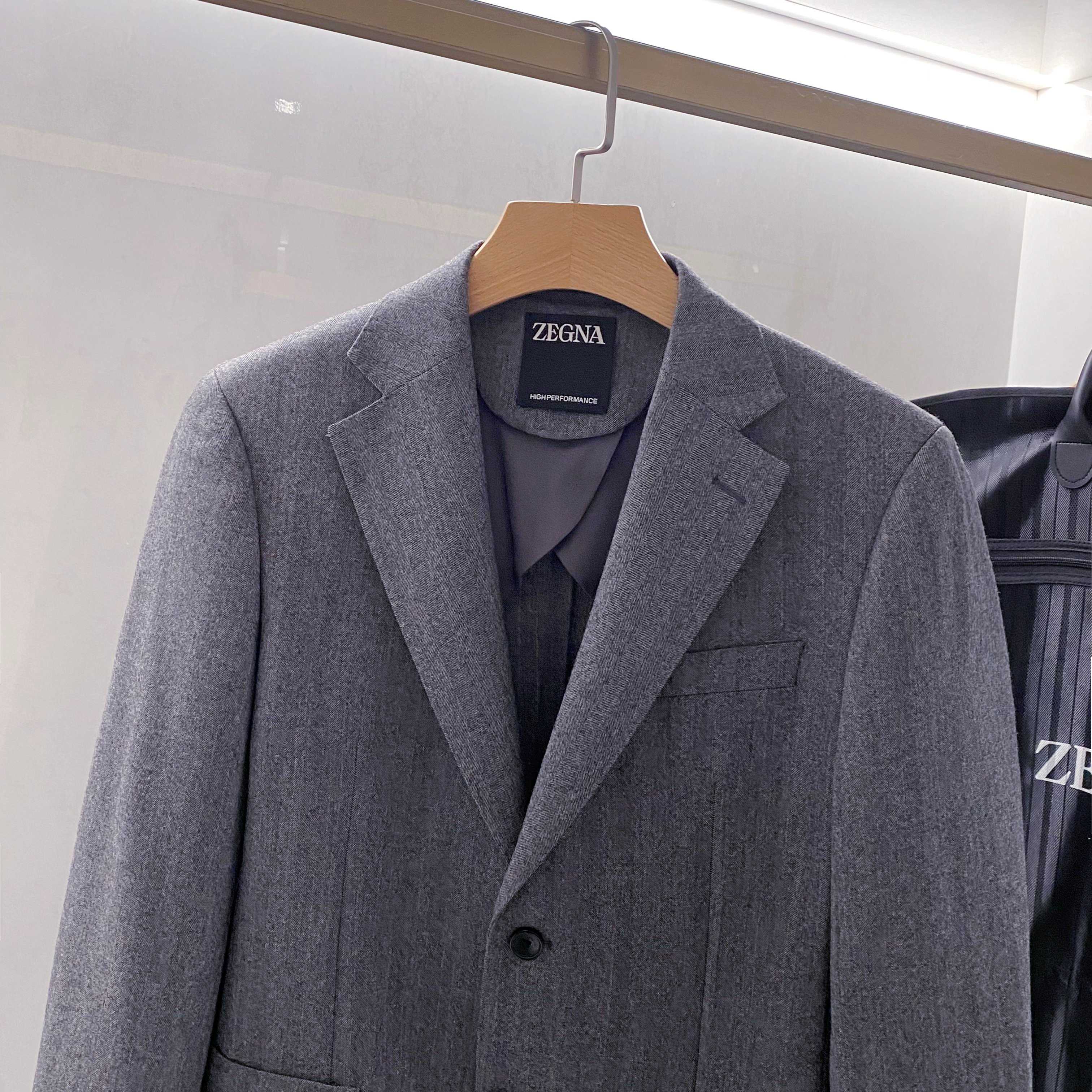 Zegna Men's High Performance Wool Suit, Modern Gentleman Style, Gray and Blue 6 a1760451218710 2202