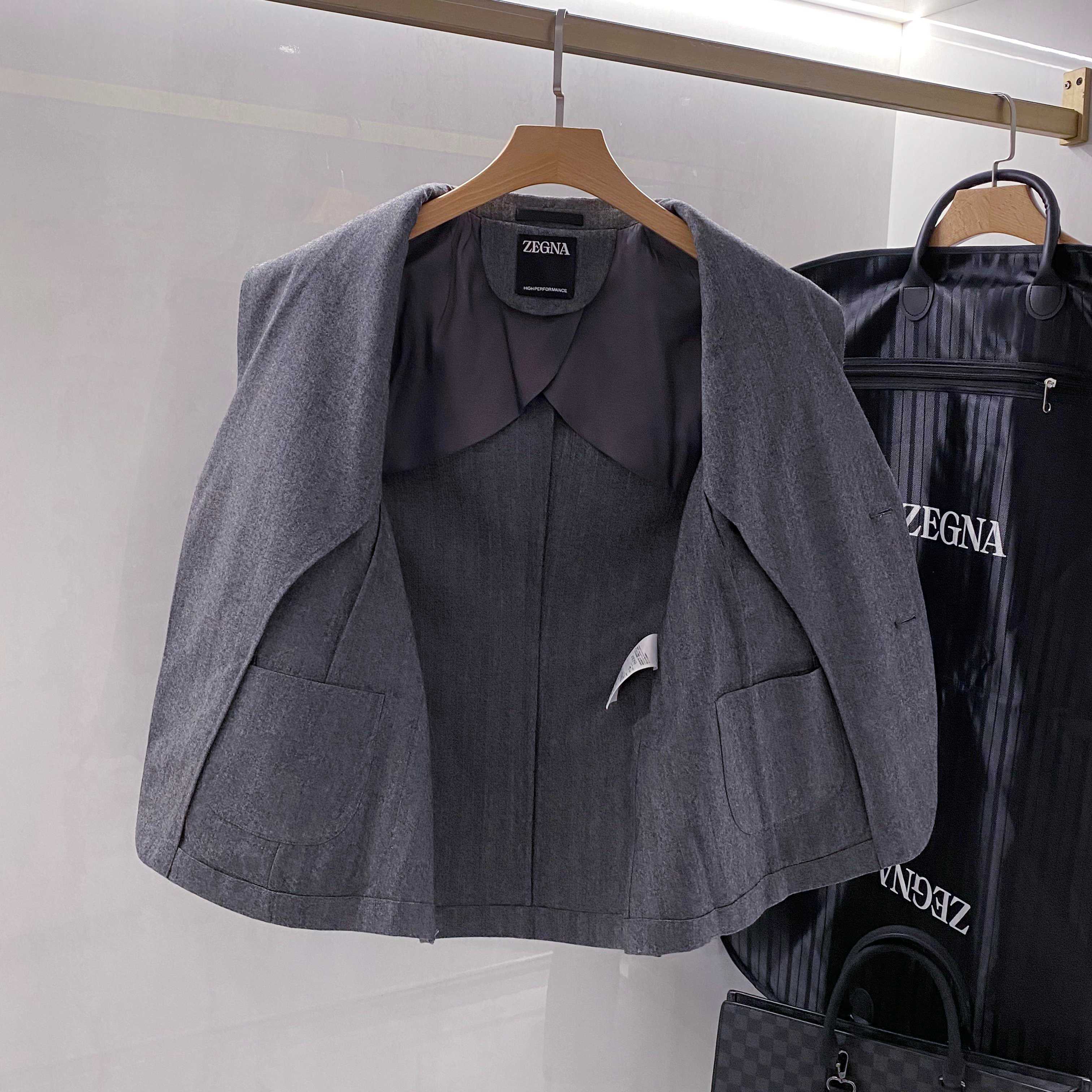 Zegna Men's High Performance Wool Suit, Modern Gentleman Style, Gray and Blue 5 a1760451218710 6774