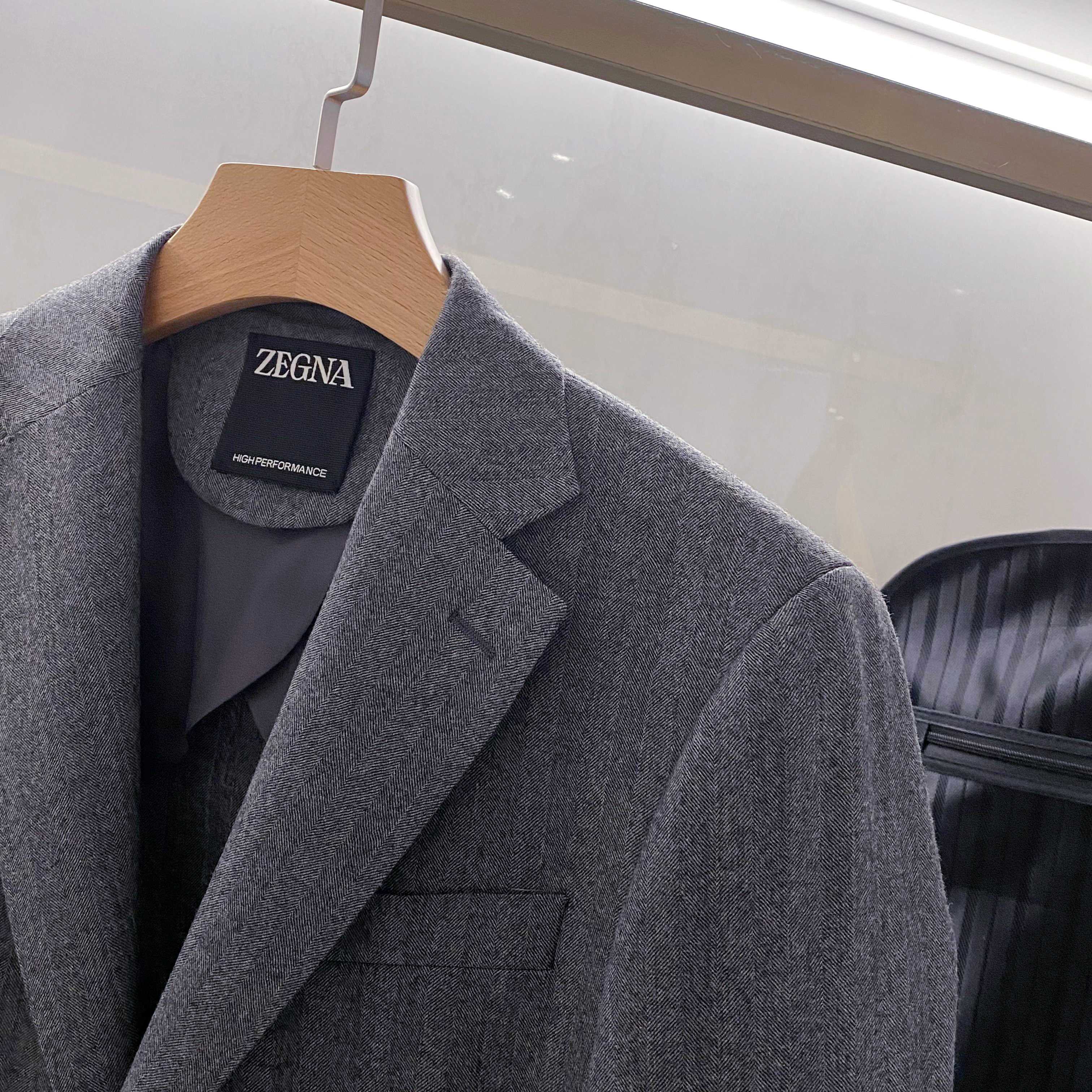 Zegna Men's High Performance Wool Suit, Modern Gentleman Style, Gray and Blue 7 a1760451392906 7684