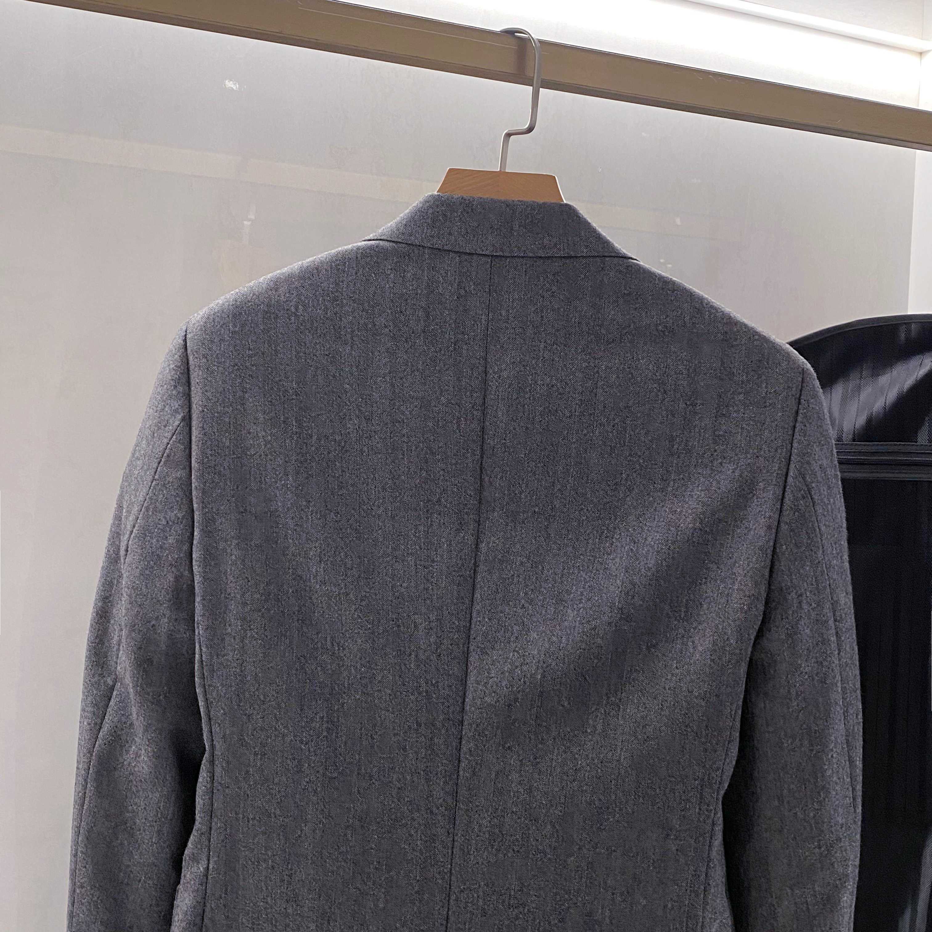 Zegna Men's High Performance Wool Suit, Modern Gentleman Style, Gray and Blue 12 a1760451400983 4362