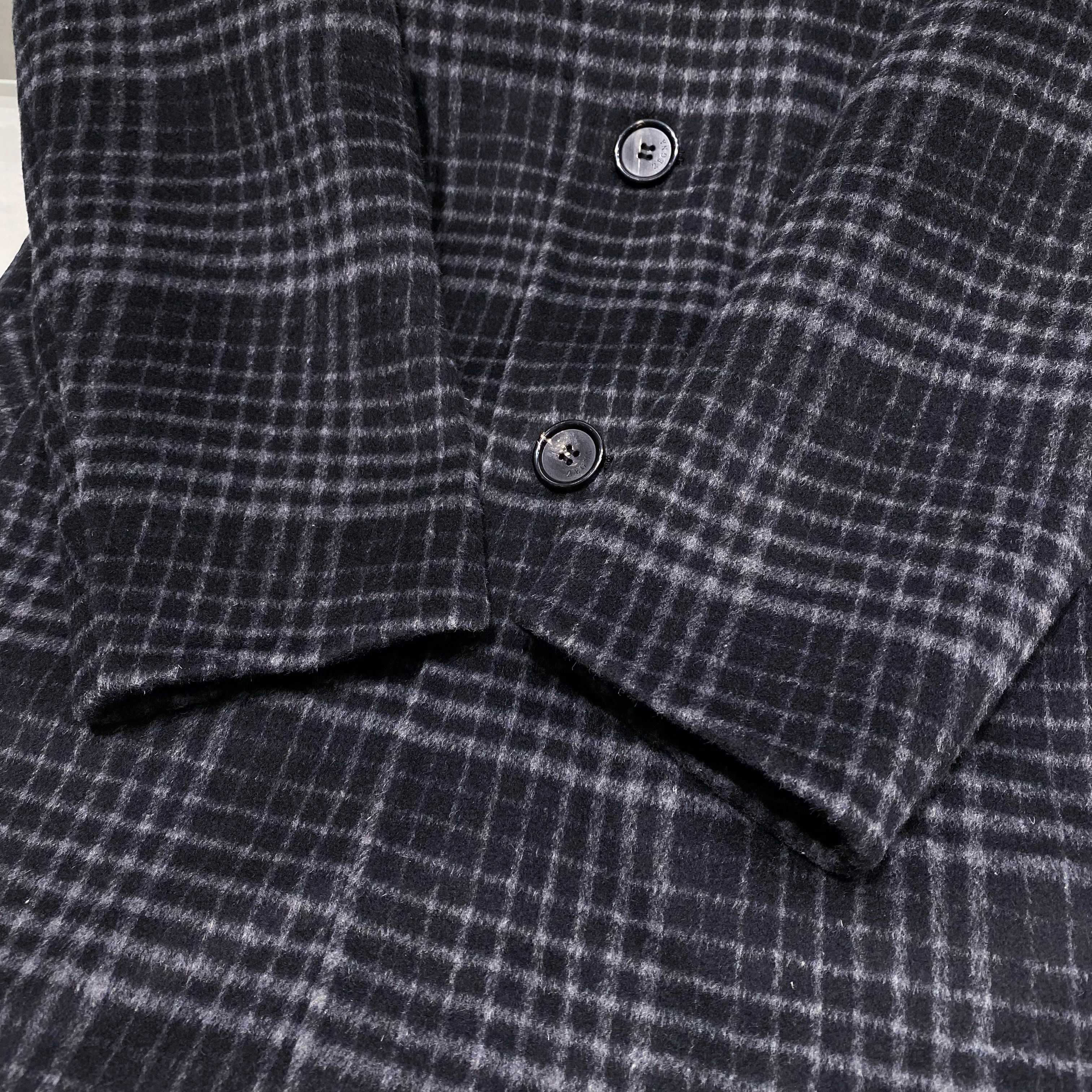 【典藏臻品】EZ家男士羊毛羽绒大衣｜意式格纹诠释摩登冬序】- 双重保暖系统：经典格纹与实用主义的融合外在