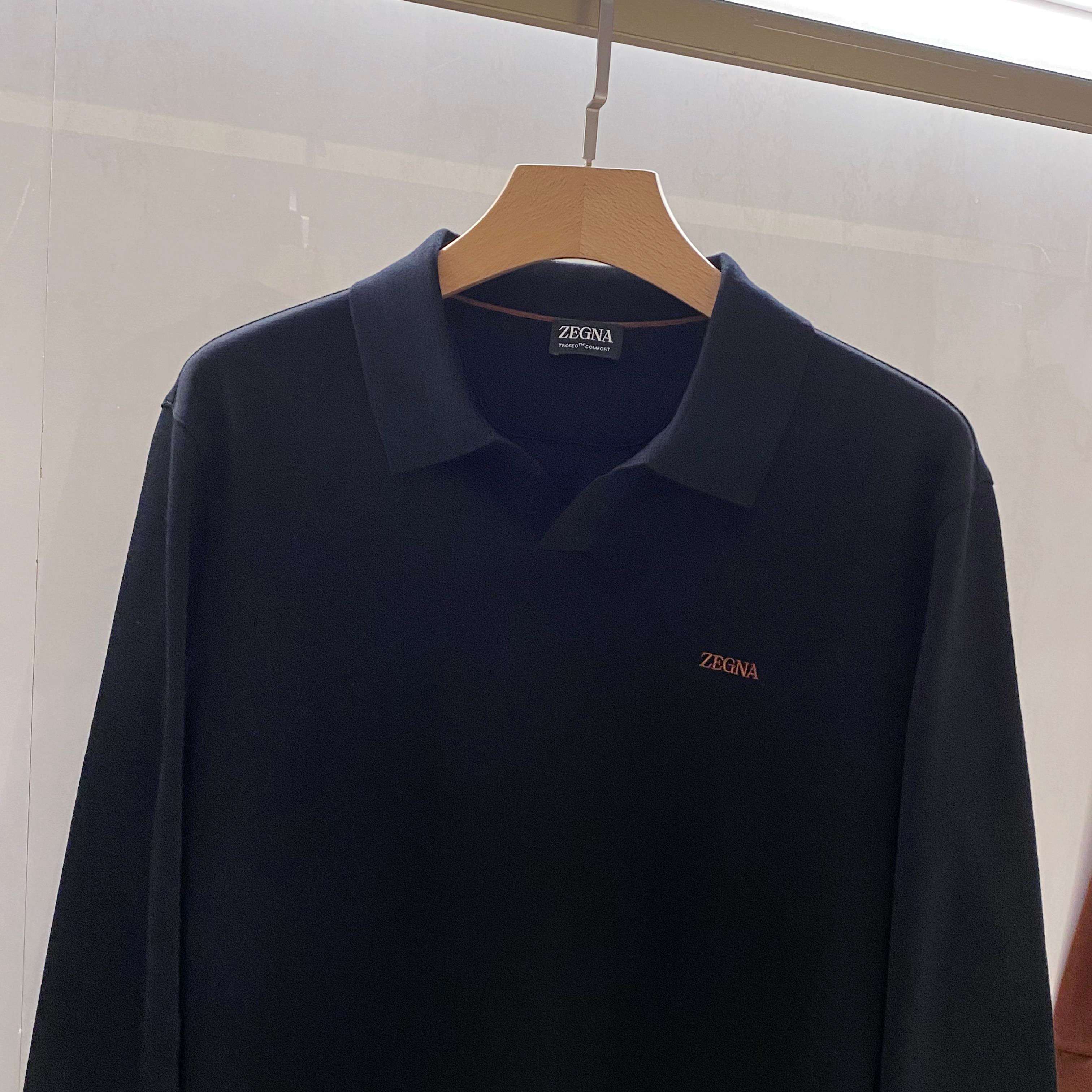 【EZ家最新POLO领羊毛衫 | 意式优雅的织理宣言】当托斯卡纳的阳光融入纱线，便织就了这款Polo领羊