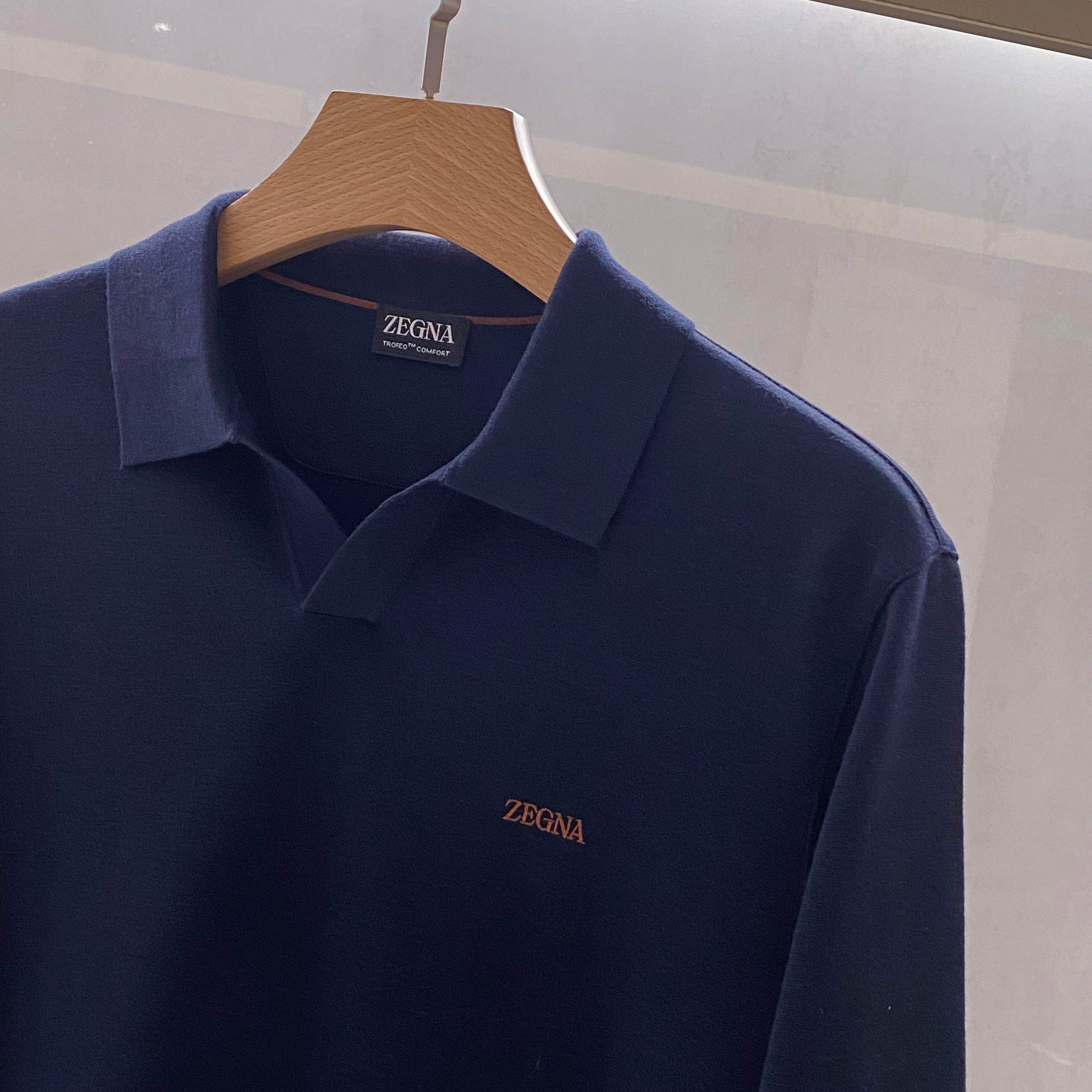 【EZ家最新POLO领羊毛衫 | 意式优雅的织理宣言】当托斯卡纳的阳光融入纱线，便织就了这款Polo领羊