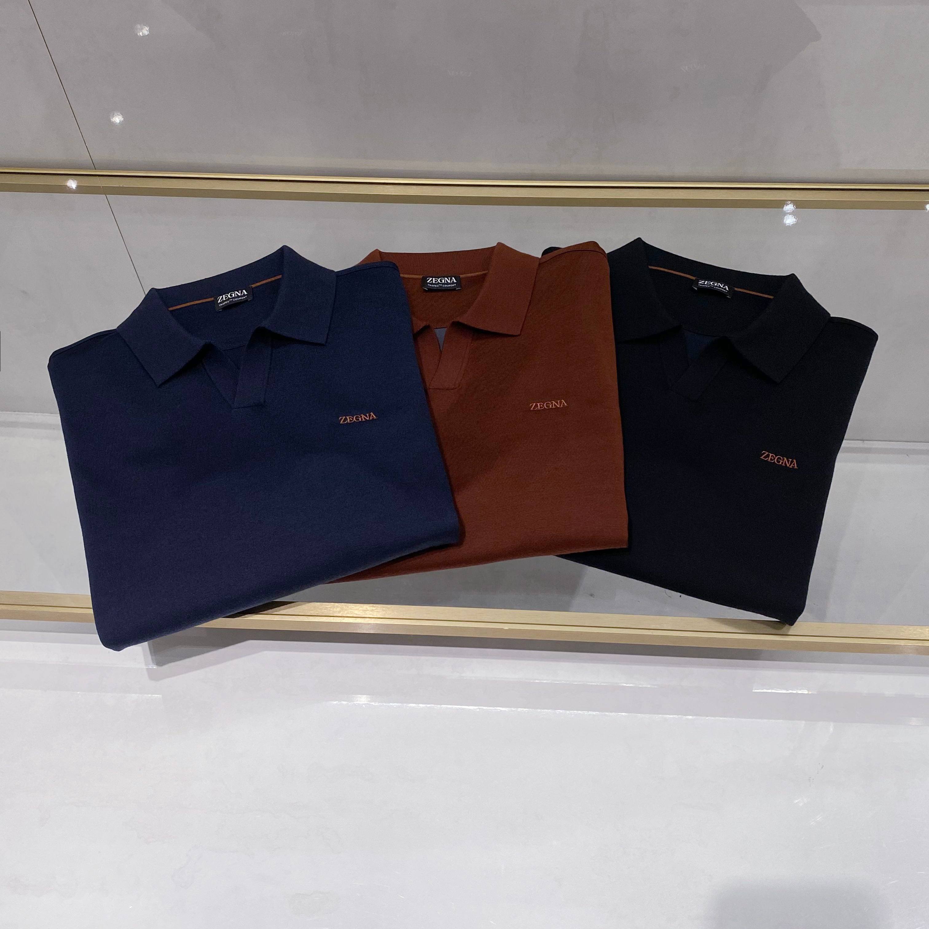 NO:596817,—— This is not only a wool sweater, but also a wearable Italian life aesthetic. Let every stitch and thread tell the inheritance of a century of craftsmanship, and experience the elegant texture that transcends time in daily wear.,,alexander wang19860909—— 这不仅是一件羊毛衫,更是可穿着的意式生活美学.让每一针每一线都诉说着百年工艺的传承,在日常穿着中体验超越时光的优雅质感.,,alexander wang,Men's clothing