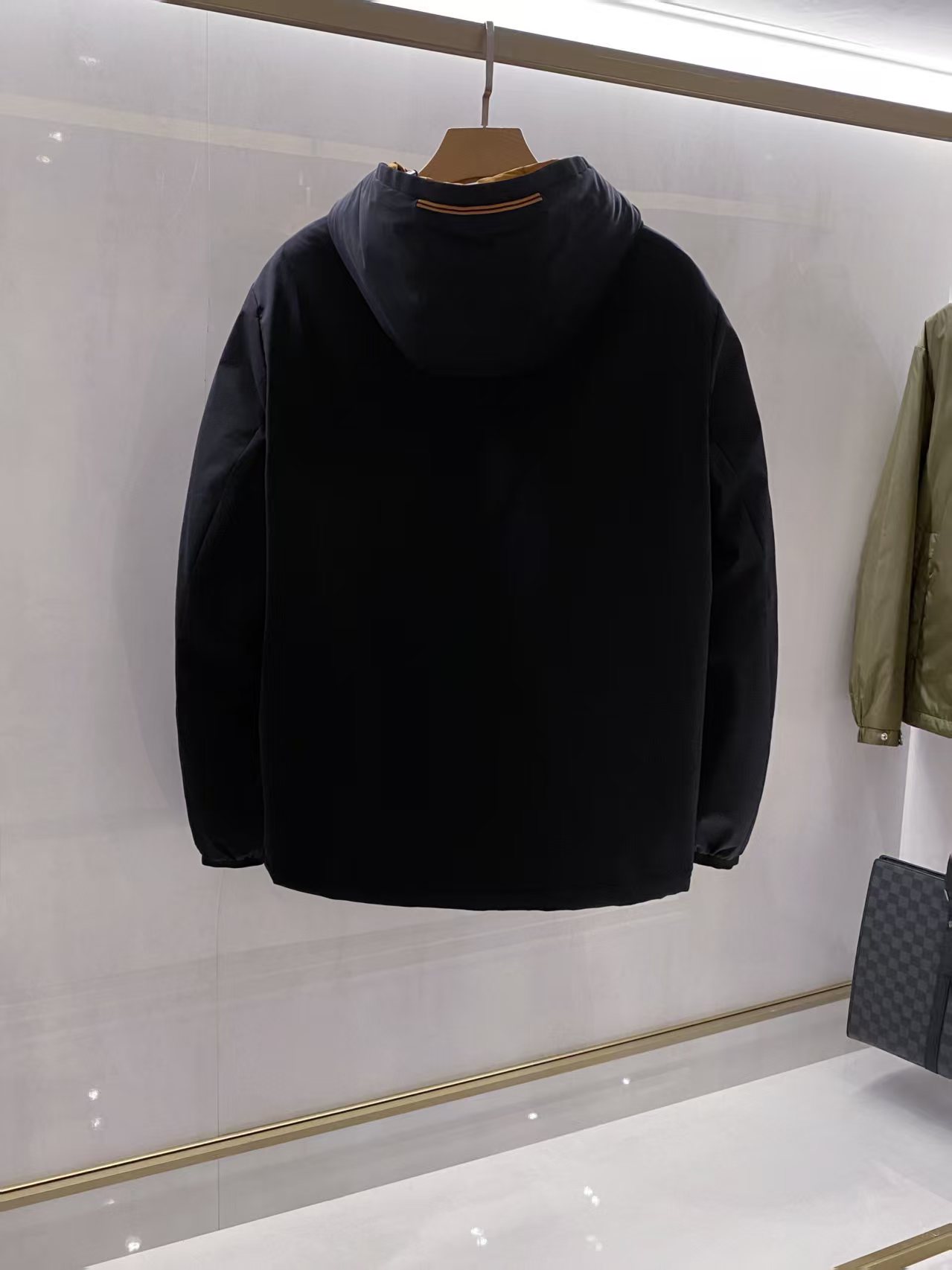 羽绒服 【冬季推荐】EZ家男士双面时尚款羽绒服：双面奢享，匠造冬日极致！在凛冽冬日，一件兼具保暖与格调的