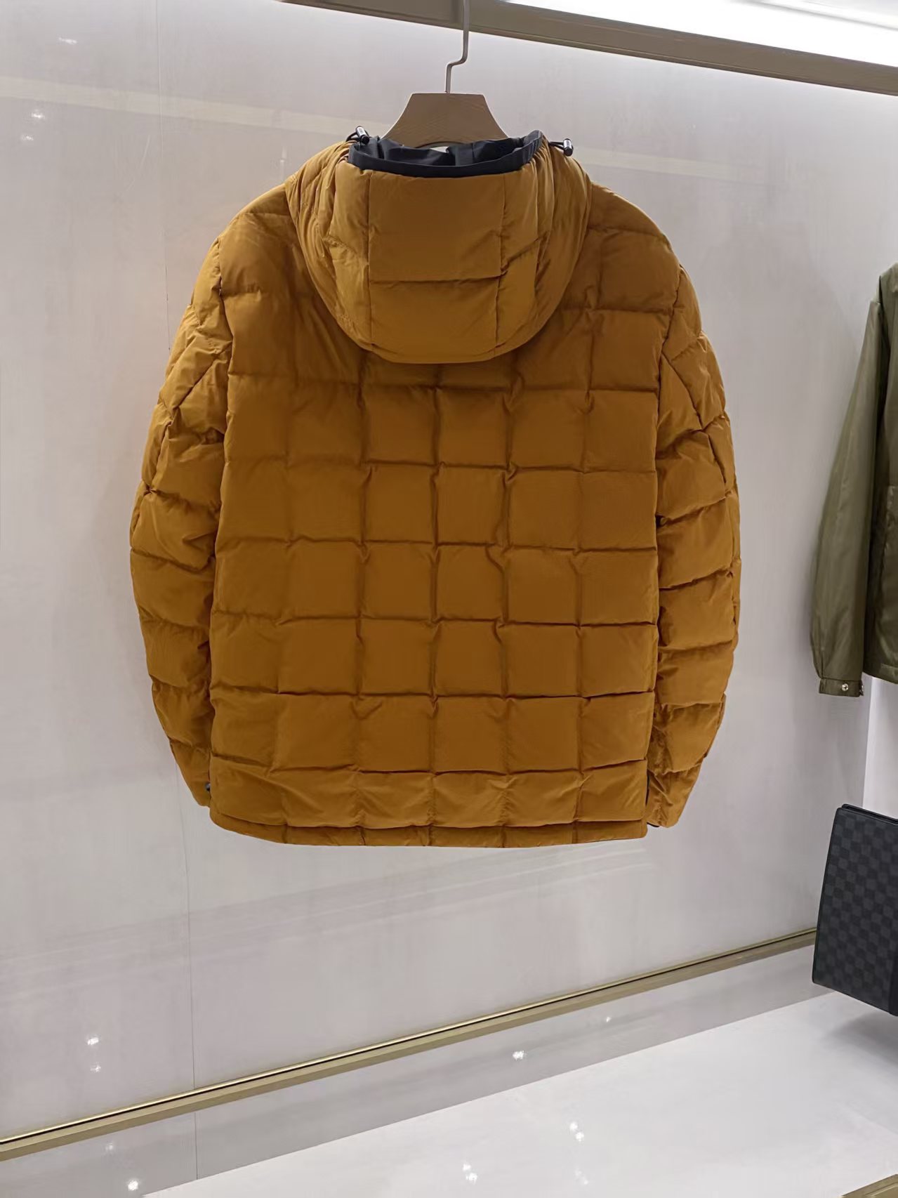 羽绒服 【冬季推荐】EZ家男士双面时尚款羽绒服：双面奢享，匠造冬日极致！在凛冽冬日，一件兼具保暖与格调的