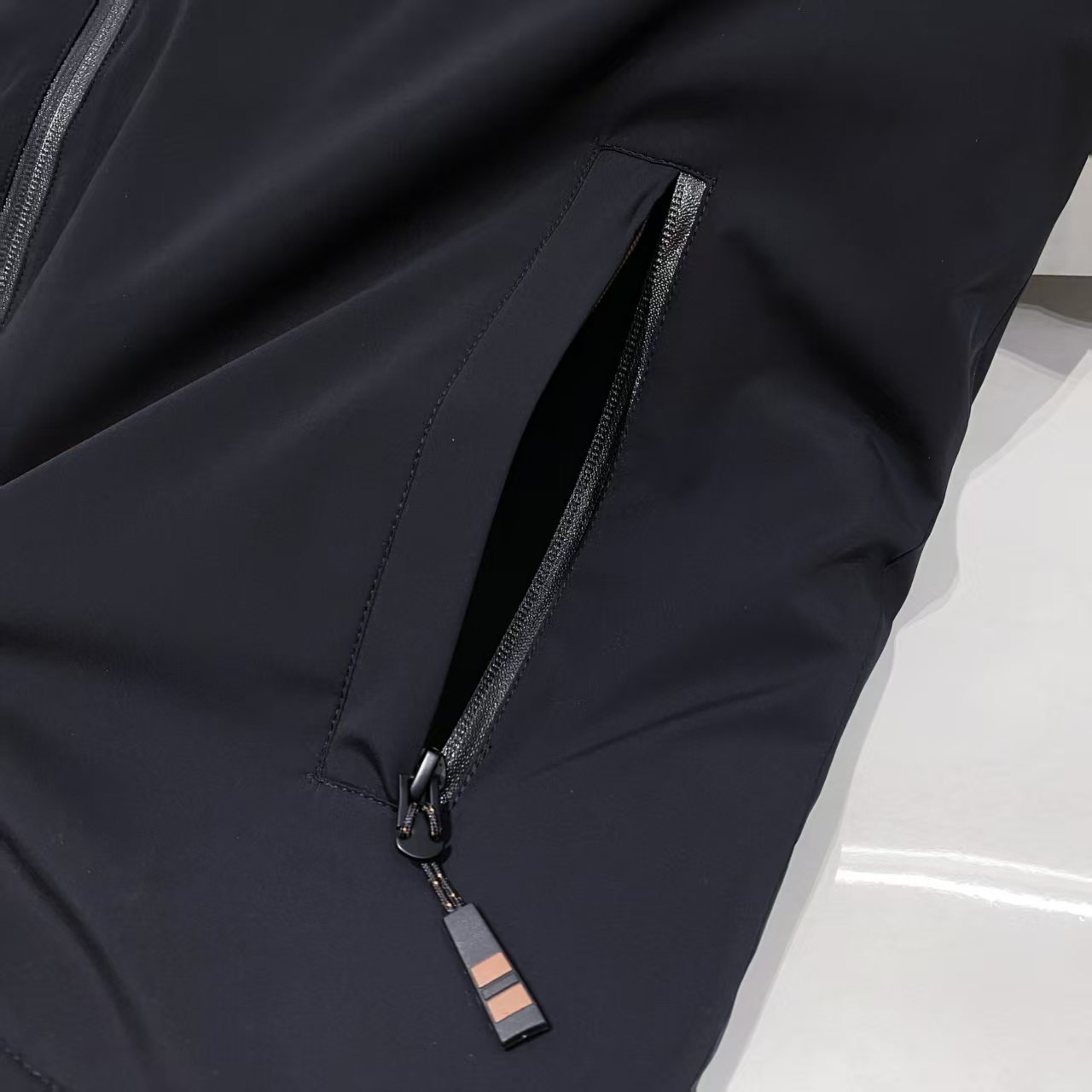 羽绒服 【冬季推荐】EZ家男士双面时尚款羽绒服：双面奢享，匠造冬日极致！在凛冽冬日，一件兼具保暖与格调的