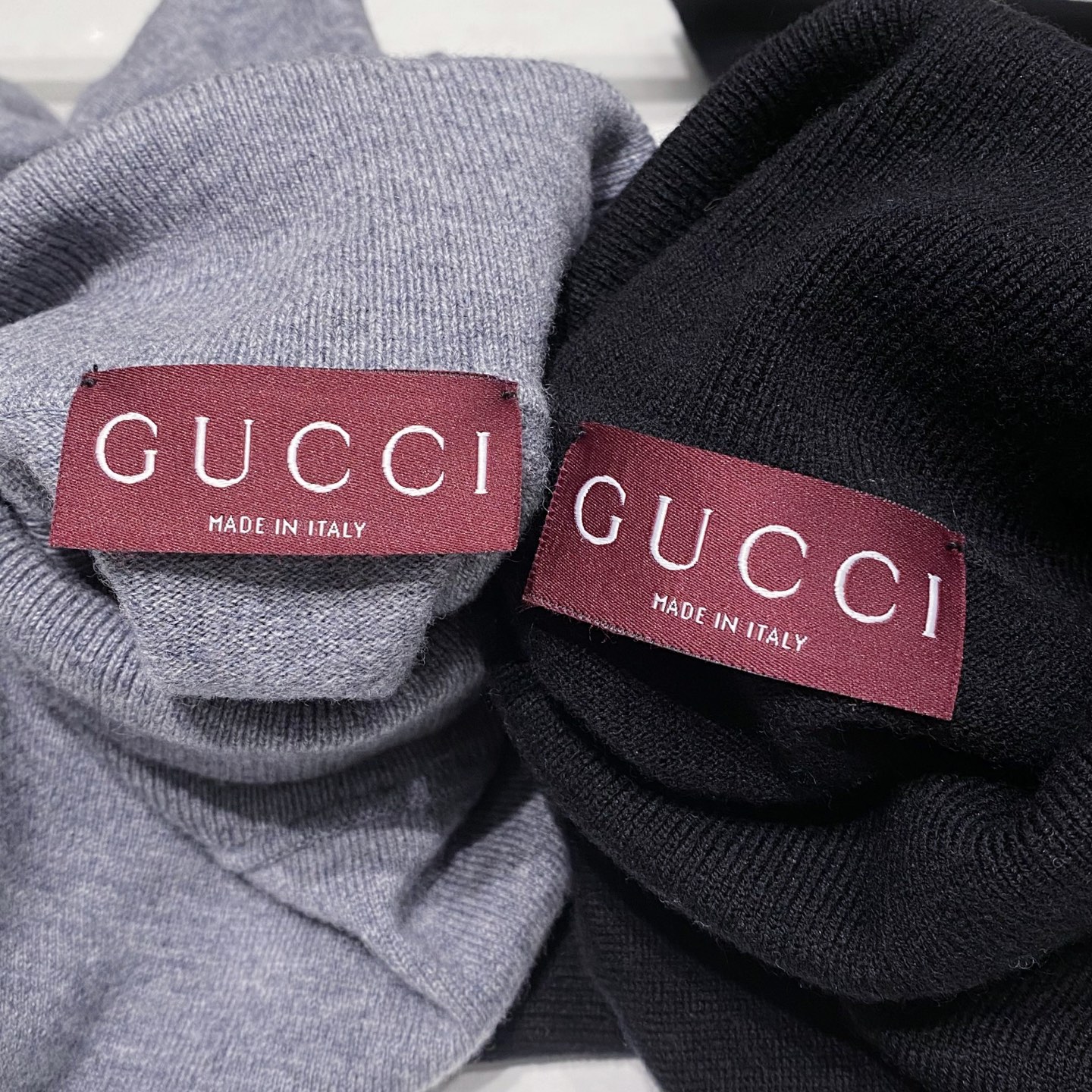 【都市精英衣橱新章｜G家高领针织衫从容登场】演绎意式简约，重塑商务型格。在商务与休闲的界限愈发模糊的当下