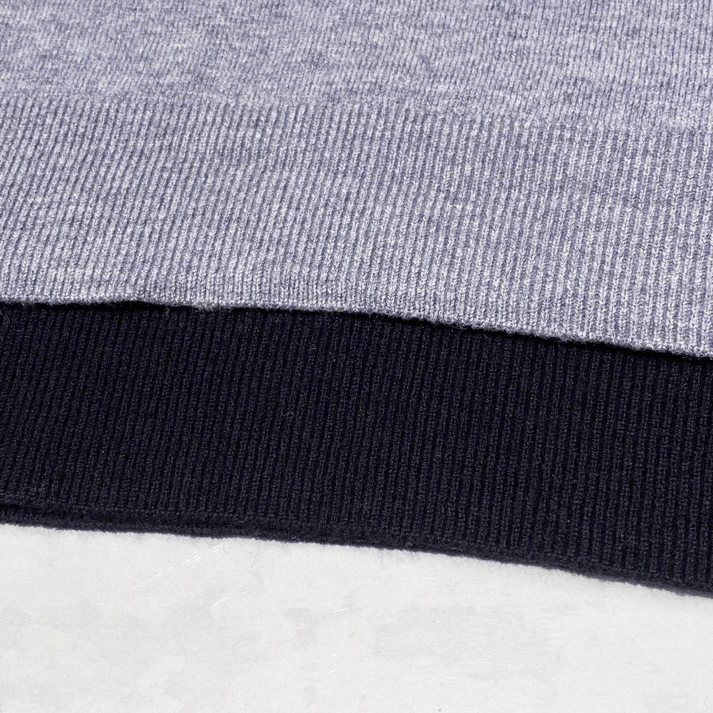 【都市精英衣橱新章｜G家高领针织衫从容登场】演绎意式简约，重塑商务型格。在商务与休闲的界限愈发模糊的当下