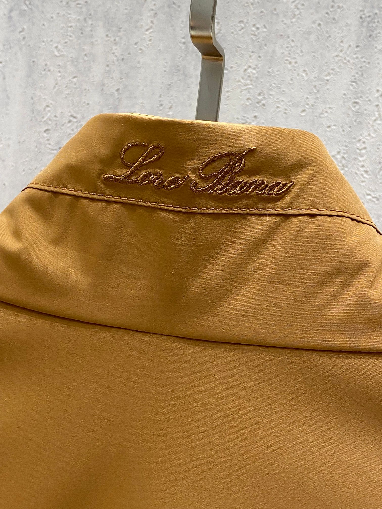【臻品之选】Loro piana作为意大利顶级奢侈品牌，以对珍稀面料的极致追求和低调奢华的设计美学闻名。