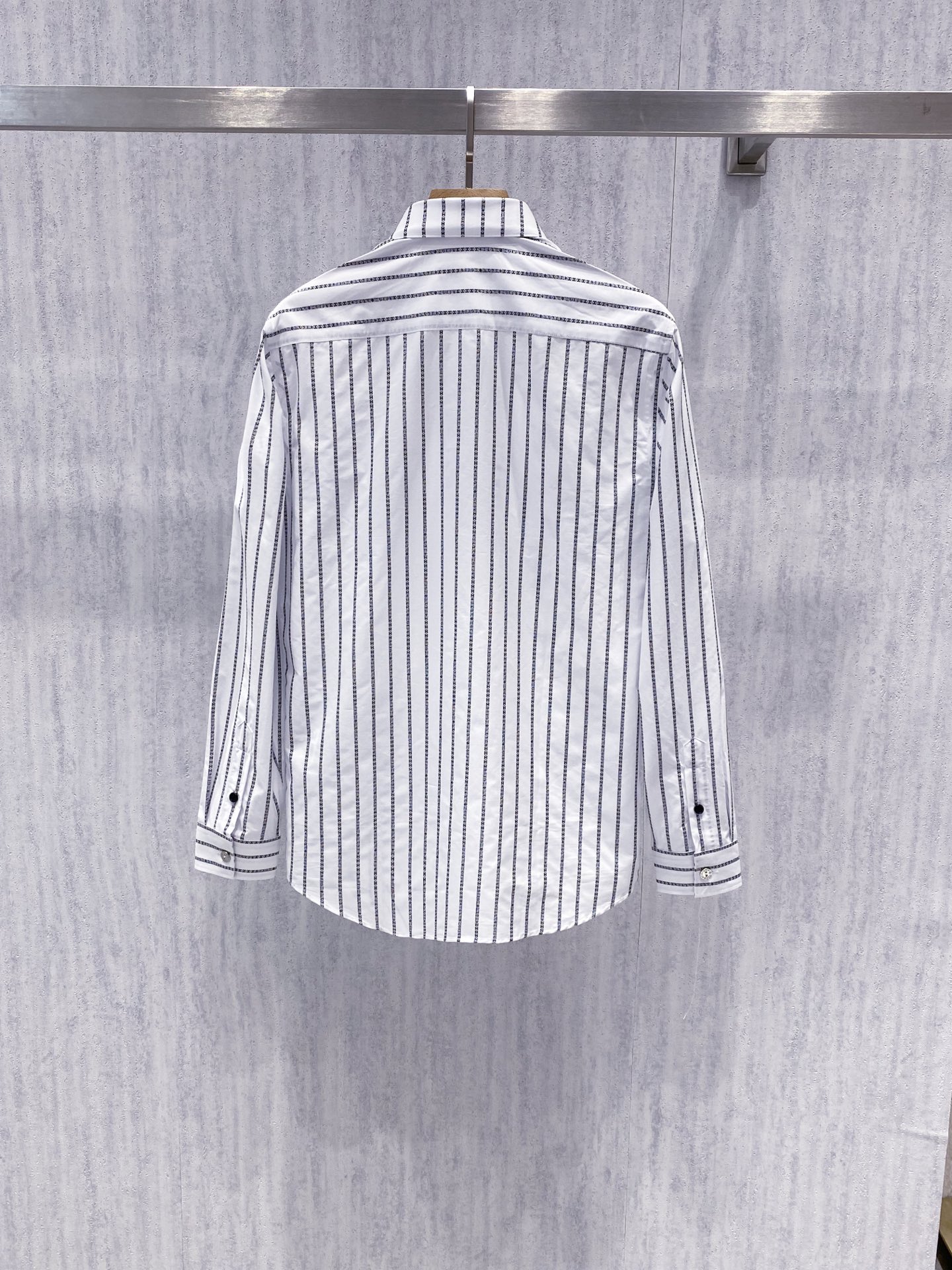 Alternative view of Shirt 09837