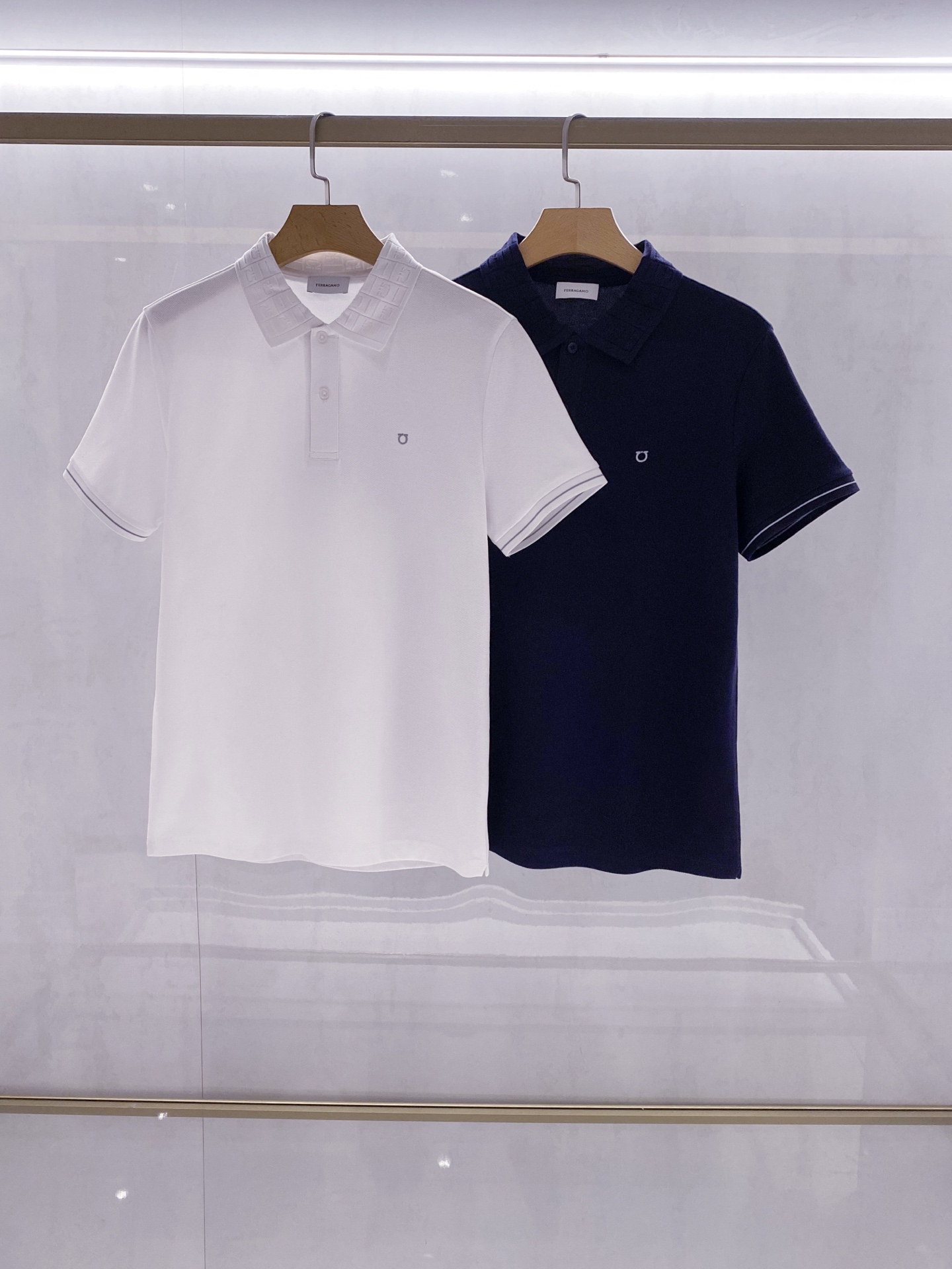 【典藏臻品】菲拉*慕家族男士经典商务休闲短袖POLO，26年夏季重磅新势力单品，雅致白、静谧蓝两色臻选，