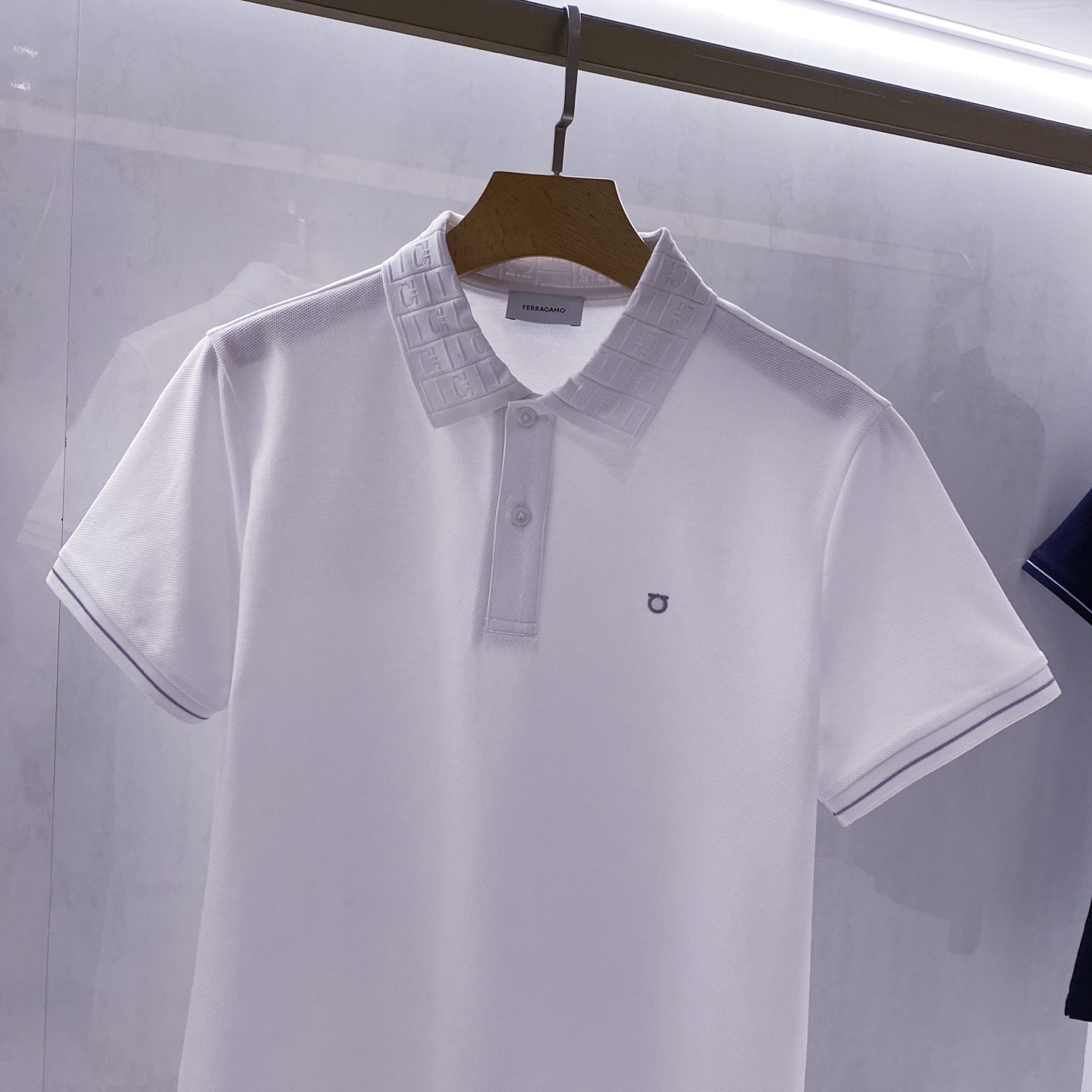 【典藏臻品】菲拉*慕家族男士经典商务休闲短袖POLO，26年夏季重磅新势力单品，雅致白、静谧蓝两色臻选，