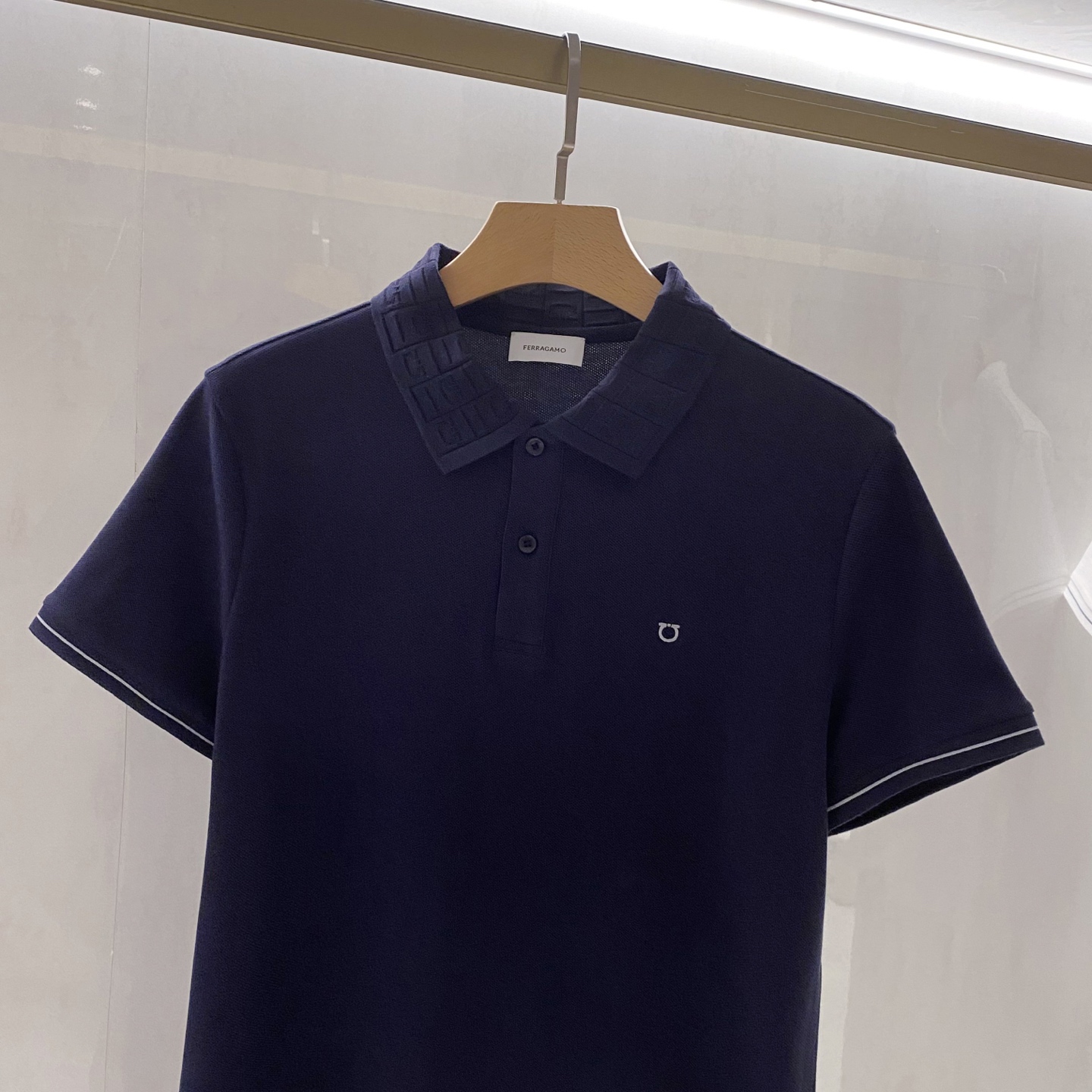 【典藏臻品】菲拉*慕家族男士经典商务休闲短袖POLO，26年夏季重磅新势力单品，雅致白、静谧蓝两色臻选，