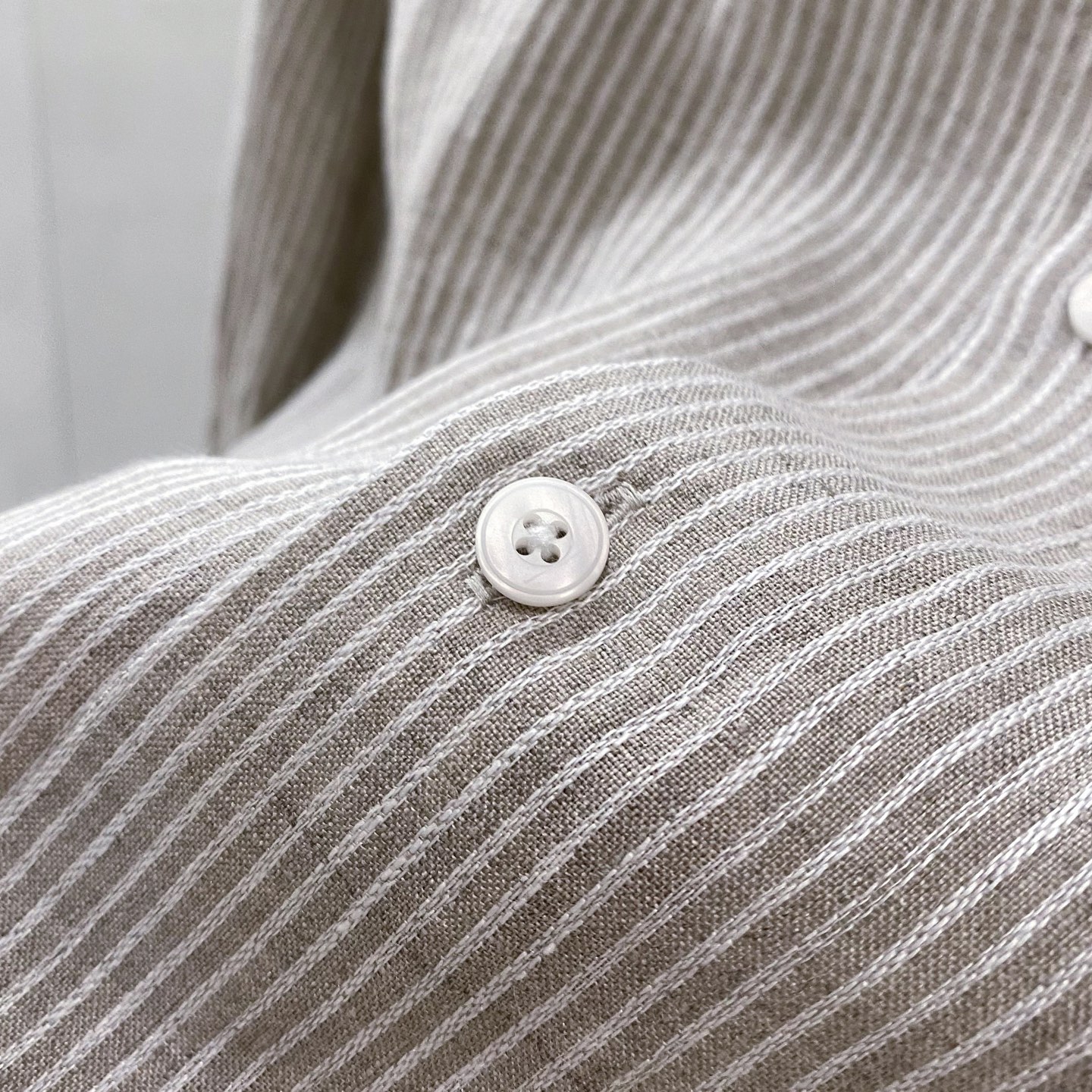 【典藏新品】BC家纯亚麻竖条纹衬衫，源自意大利殿堂级奢牌BC，主打人文轻奢意式格调，秉持匠心人本制衣理念，把意大利优雅休