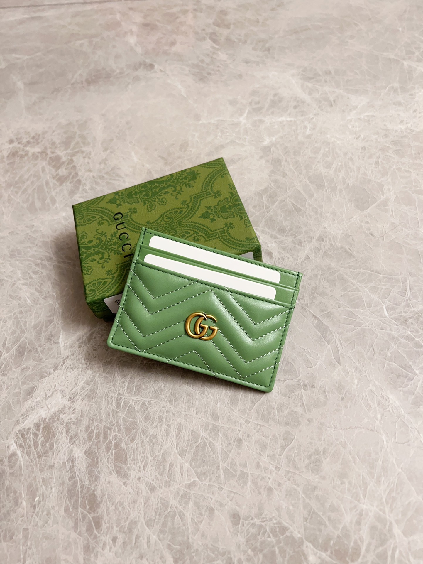 NO:673604,Gucci's latest avocado green ~ counter quality, top-quality original goods, real photos!  Model 443127, size 10x7cm, Gucci wallet, gucci, wallets19860909Gucci最新牛油果绿～专柜品质,顶级原单货,实物实拍！型号443127,尺寸10x7cm,Gucci钱包,gucci,wallets,欧美剧