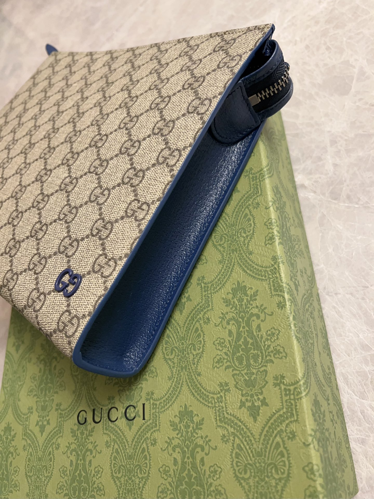 专柜品质顶级原单货系列手拿包可拆卸腕带黑PVC啡红啡黄啡绿啡蓝5个颜色出货款号768255尺寸18X26