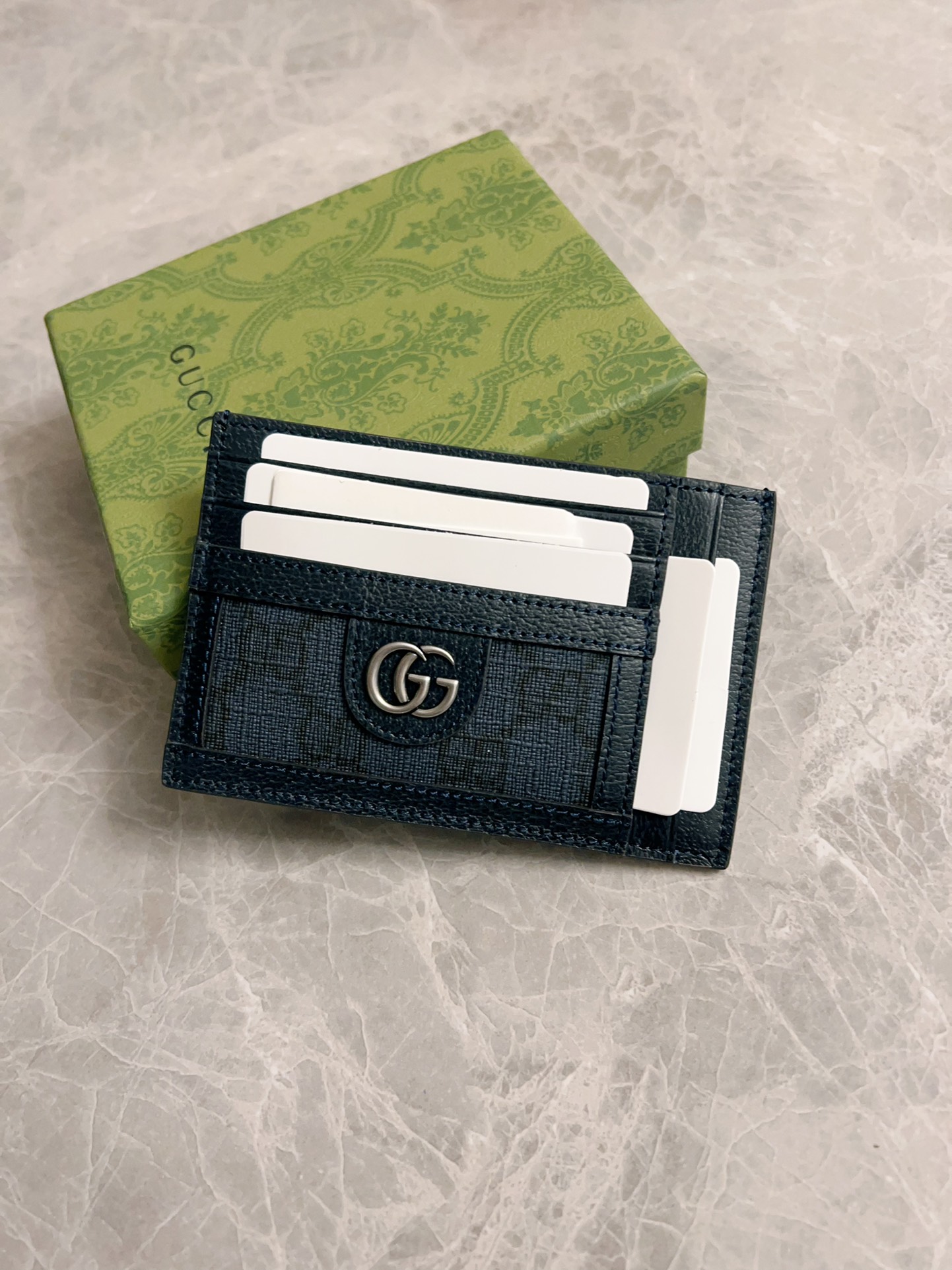 NO:671165,GucciO's latest phidia series card holder, Ophidia series items have endless retro feelings. Blue GG Supreme canvas, blue cowhide piping, palladium tone accessories Double G Model 732018 Size 11x 7cm Color blue/pvc., Gucci wallet, gucci, wallets, cowhide19860909GucciO最新phidia系列卡包,Ophidia系列单品不息的复古情怀.蓝色GG Supreme帆布,蓝色牛皮滚边,钯金色调配件 双G 型号732018 尺寸11x 7cm 颜色蓝色/pvc.,Gucci钱包,gucci,wallets,cowhide,欧美剧