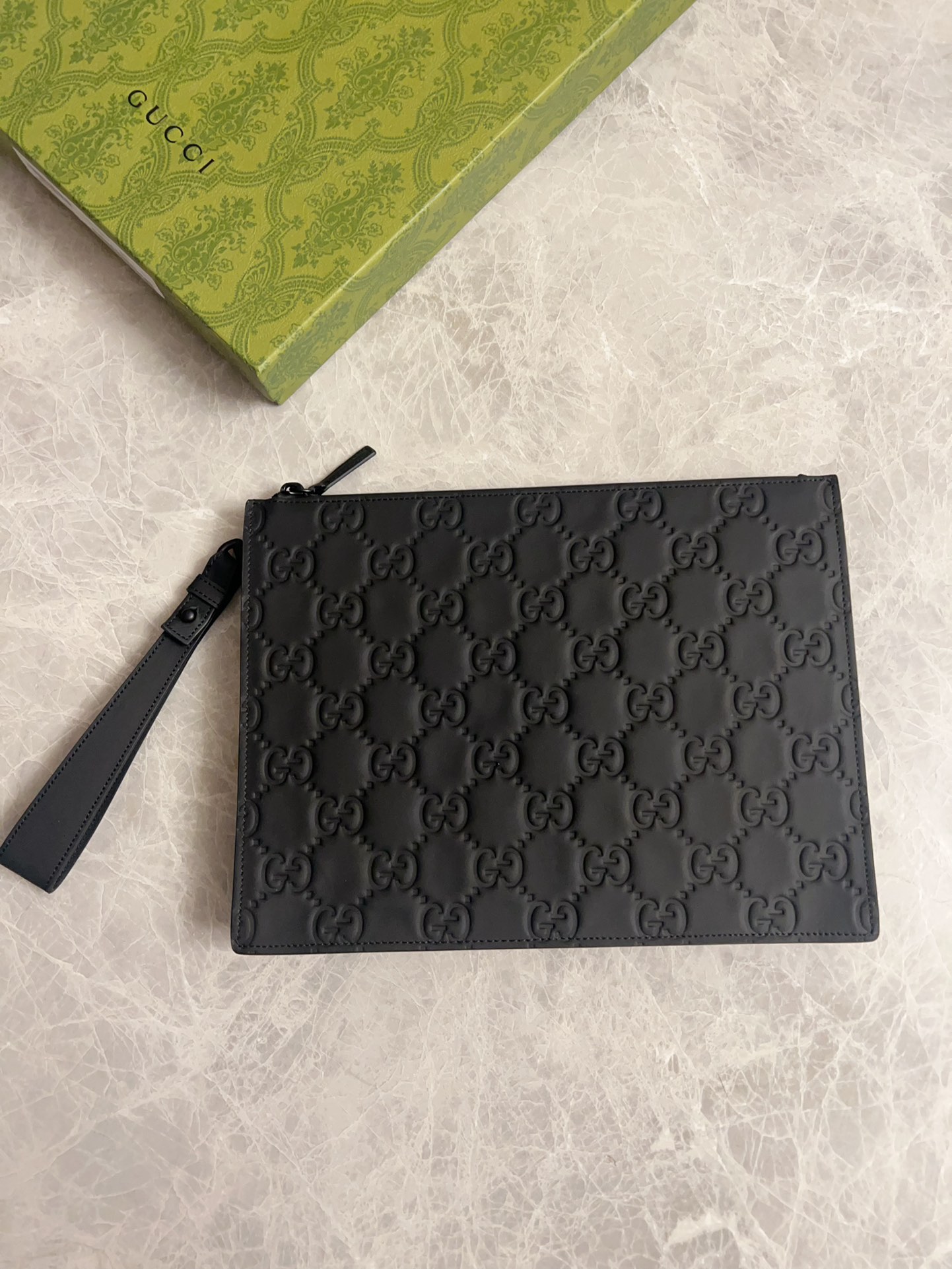 NO:672587,Gucci's new men's series of original singles made with black rubber effect make their debut, model number 771319, size 28x22x3.5cm, counter quality, top original items, real photos, Gucci wallets, gucci, wallets19860909gucci一系列原单黑色橡胶效果打造的男士新款闪亮登场款号771319 ,尺寸28x22x3.5cm专柜品质,顶级原单货,实物实拍,Gucci钱包,gucci,wallets,欧美剧