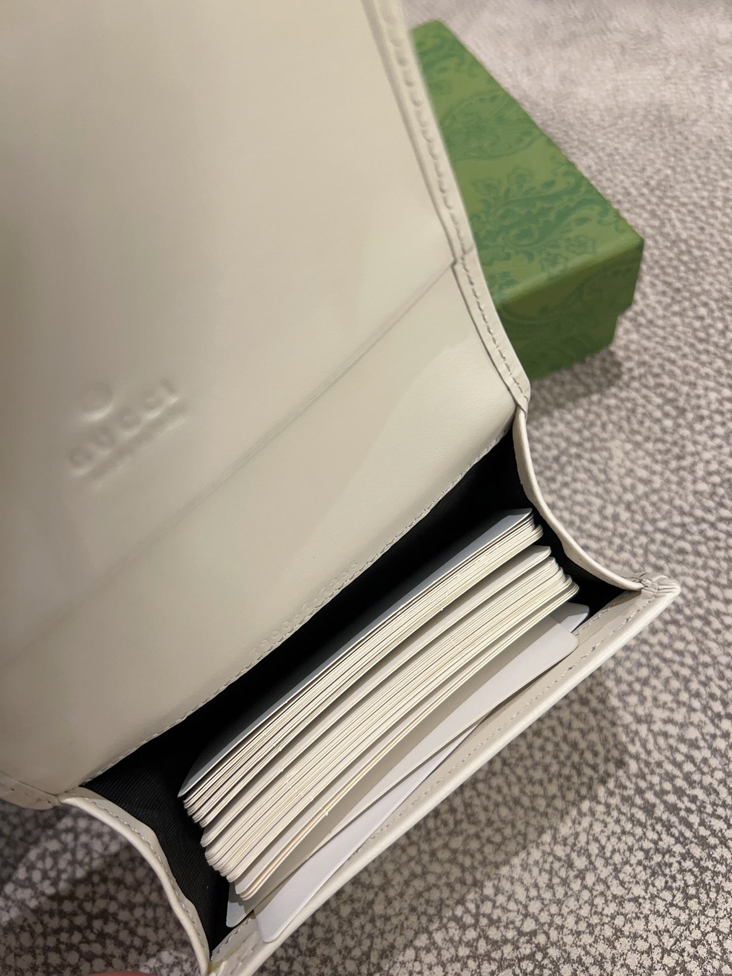 340🇮🇹🇮🇹Gucci 最新卡包原工厂小牛皮🦔🦔缀饰双色调经典双G标识