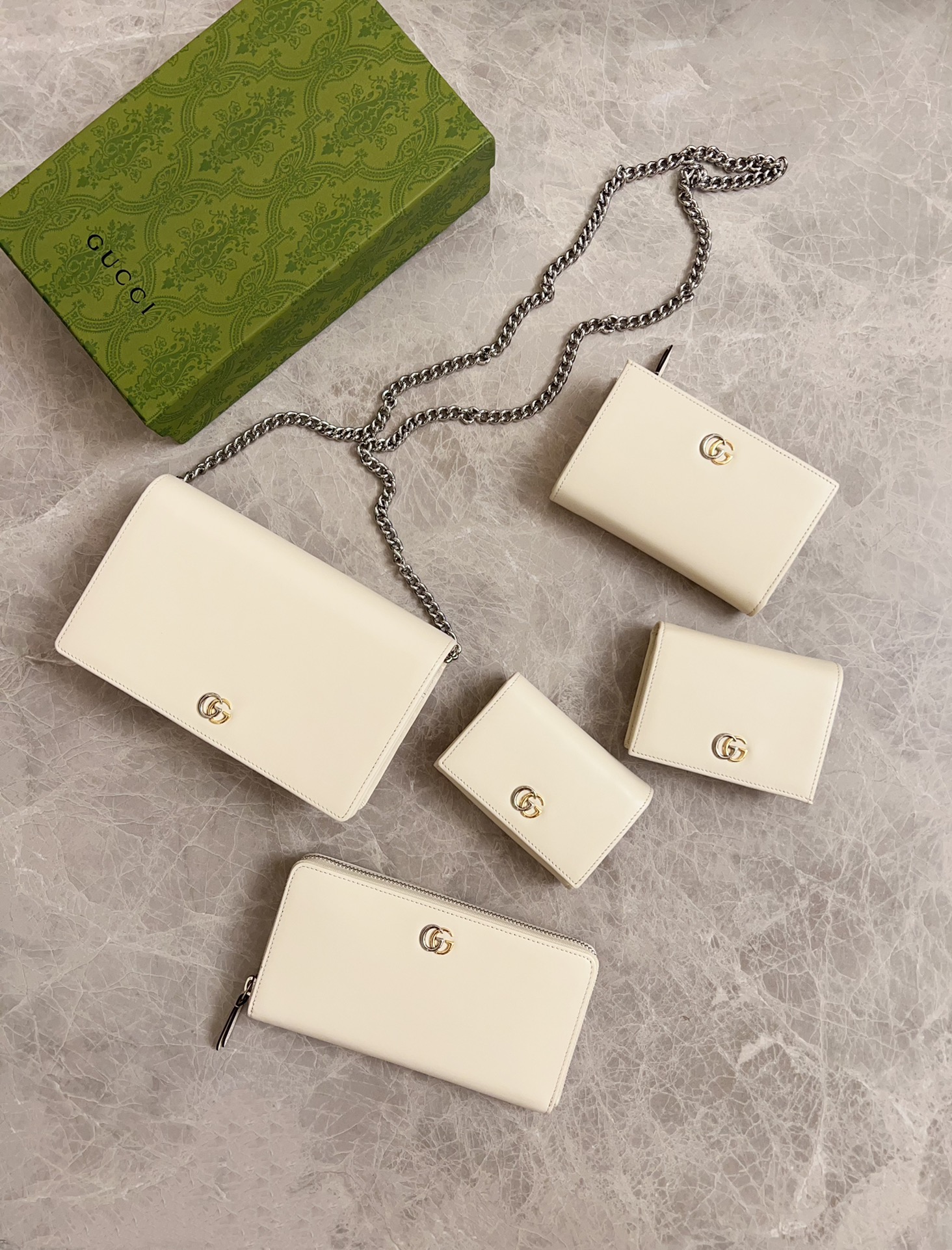 340🇮🇹🇮🇹Gucci 最新卡包原工厂小牛皮🦔🦔缀饰双色调经典双G标识