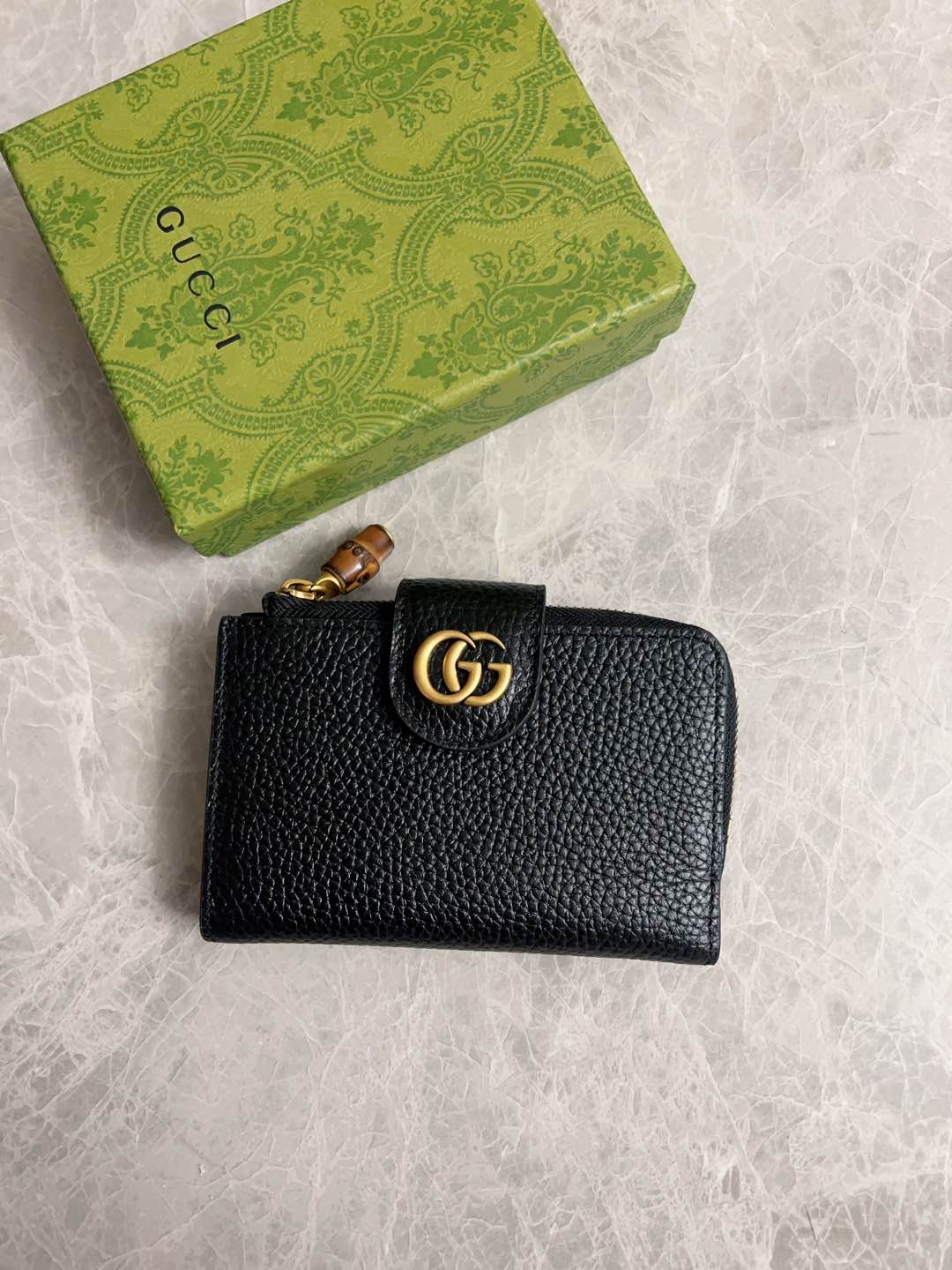NO:673015,The GG Marmont series card holder has arrived!  Exquisite and generous!  Model 739498 Size 13x8.5x2cm. Color black/burgundy/brown/original leather., Gucci wallet, gucci, wallets19860909GG Marmont系列卡包到货！精致大方！型号739498 尺寸13x8.5x2cm. 颜色黑色/酒红/棕色/原厂皮.,Gucci钱包,gucci,wallets,欧美剧
