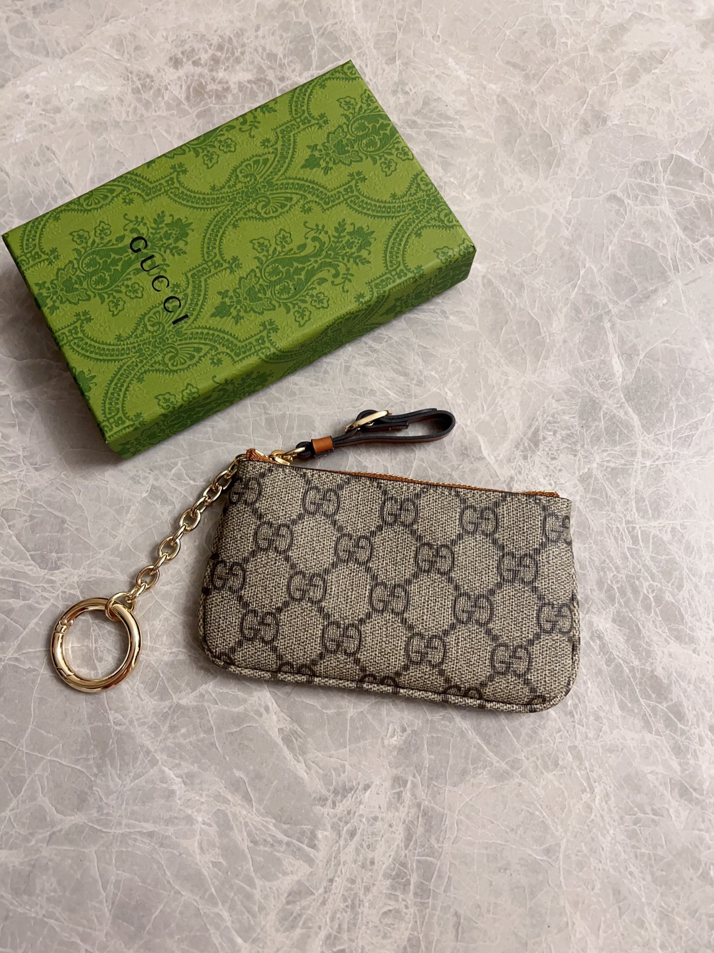 NO:672546,Gucci's latest GG Supreme premium PVC with original cowhide small wallet/key bag/lipstick bag model 819113, size 12×7.5cm, Gucci wallet, gucci, wallets, cowhide19860909Gucci最新GG Supreme高级PVC配原厂牛皮小钱包/钥匙包/口红包型号819113,尺寸12×7.5cm,Gucci钱包,gucci,wallets,cowhide,欧美剧