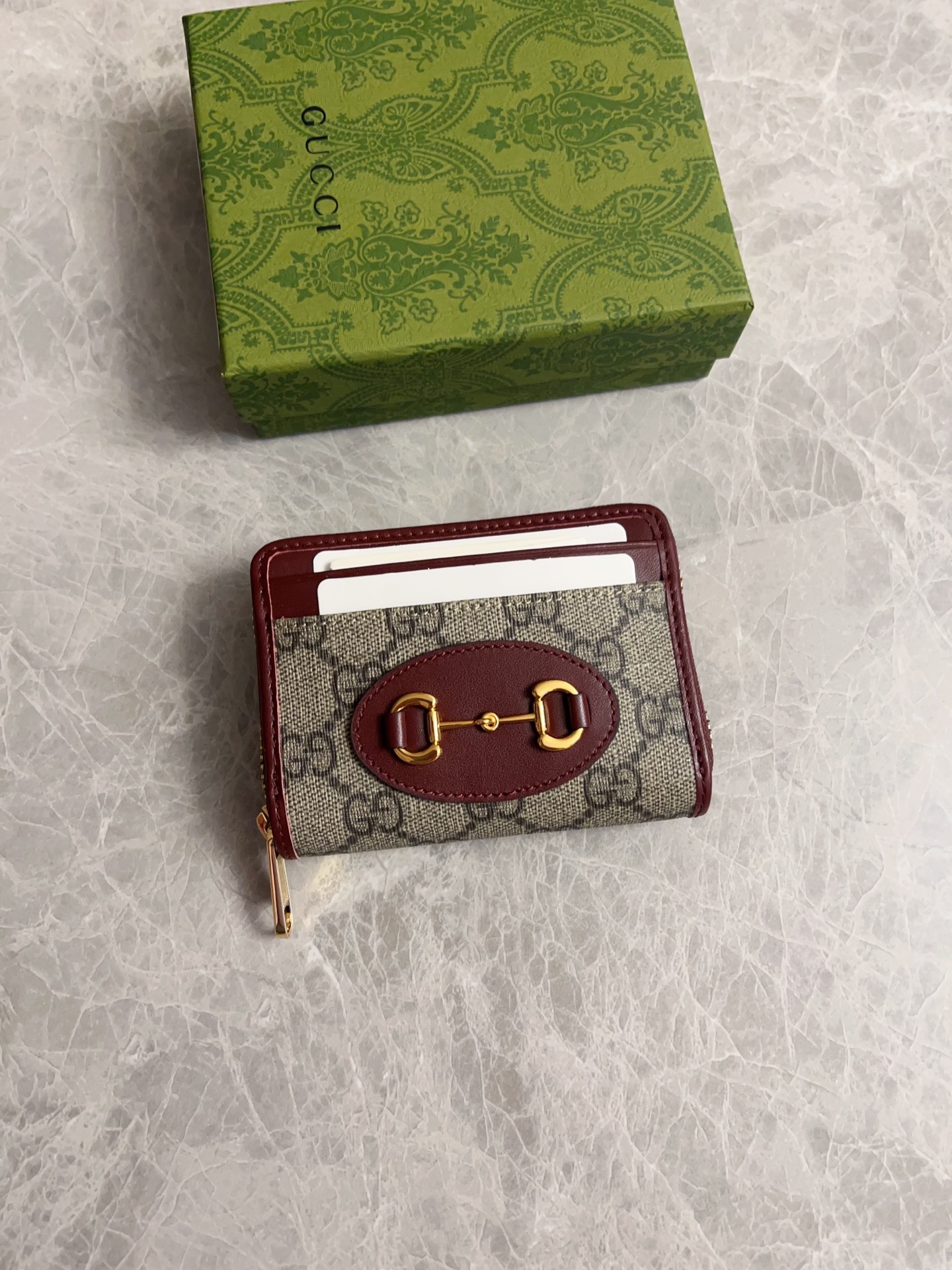 NO:673294,GG Marmont series card holder ~ business card collection in one elegant and exquisite design, a must-have and versatile item!  Super awesome!  Model 658549. Size 11.5*8.5*3cm. Color white ~ brown/pvc, Gucci wallet, gucci, wallets19860909GG Marmont系列卡包～名片集合一体优雅精巧的设计,必备的百搭单品！超级赞！型号658549.尺寸11.5*8.5*3cm.颜色白色～棕色/pvc,Gucci钱包,gucci,wallets,欧美剧