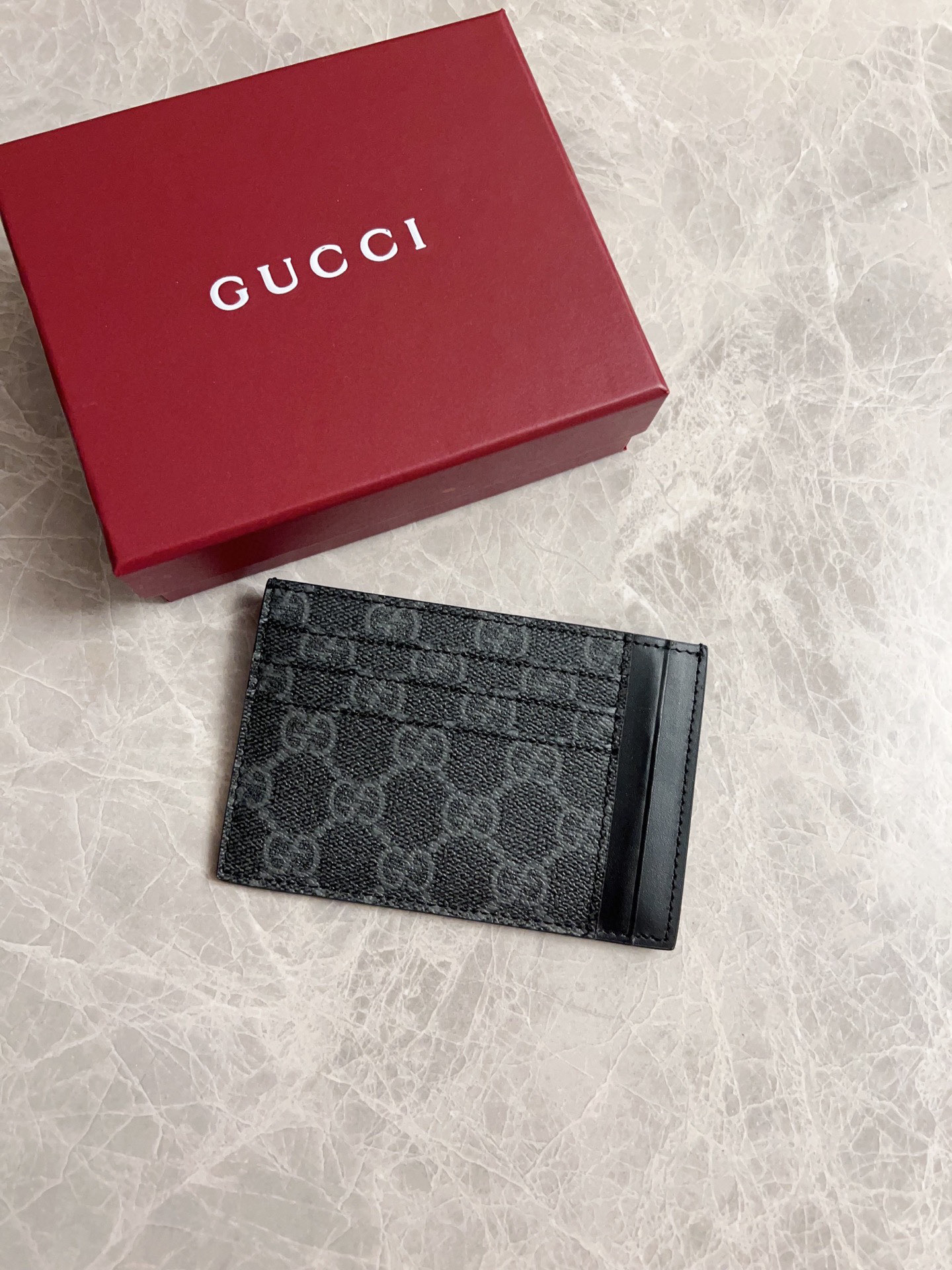 NO:769138,The GG Emblem series reinterprets the classic double G pattern with creative design and innovative functions. The new granular PVC fabric is paired with original factory calfskin, making it fashionable and versatile!  Brown, black model number 821208 size 12x8cm, Gucci wallet, gucci, wallets, cowhide19860909GG Emblem系列以创意设计和创新功能焕新诠释经典双G图案,全新颗粒PVC面料搭配原工厂小牛皮,时尚百搭！棕色,黑色 款号821208 尺寸12x8cm,Gucci钱包,gucci,wallets,cowhide,欧美剧