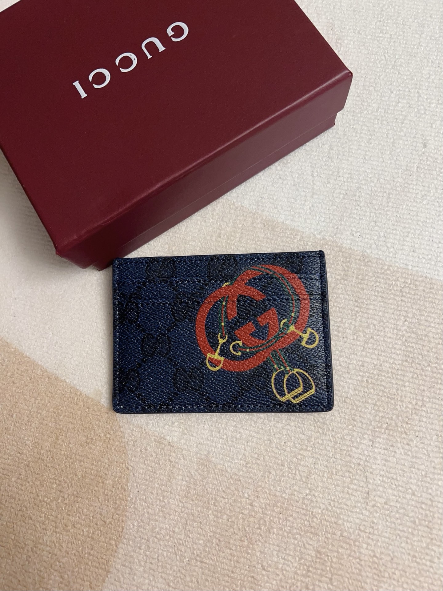 NO:718277,Original new products are on the market, the latest models, counter quality, top-quality original goods, real photos!  853436 dark blue print, size 10x7cm, Gucci wallet, gucci, wallets19860909原单新品上市,最新款,专柜品质,顶级原单货,实物实拍！853436深兰印花,尺寸10x7cm,Gucci钱包,gucci,wallets,欧美剧