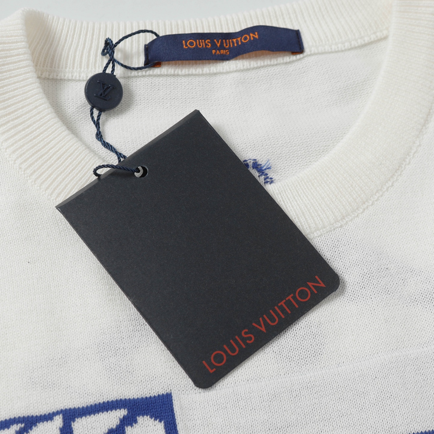 Louis Vuitton Logo Jacquard Knit Short Sleeve T-Shirt Unisex 7 i1739885016912 1904 0 5