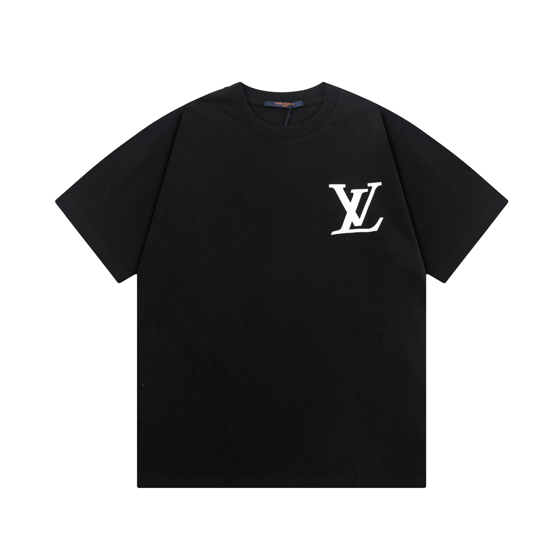 P55 Louis Vuitton/路易威登 高品质320克 字母棋盘格印花 原版面料 官方同款 短袖T恤 同缸染面料 手感非常舒服 春夏最新砖柜同步 时尚又个性 超级百搭 男女都非常合适 人手必备款 吊牌 领标 水洗麦 三标齐全 颜色:…