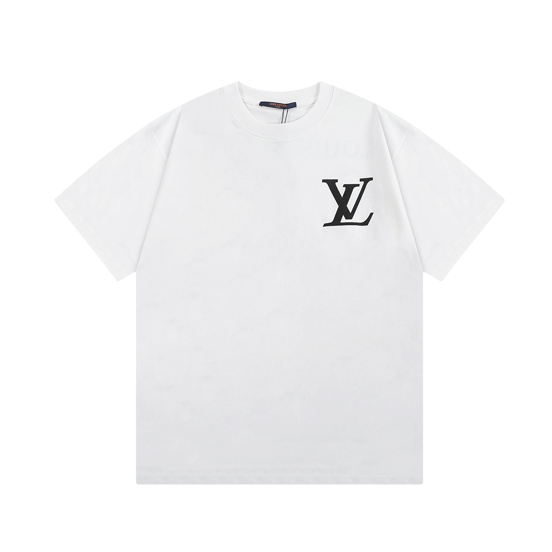 P55 Louis Vuitton/路易威登 高品质320克 字母棋盘格印花 原版面料 官方同款 短袖T恤 同缸染面料 手感非常舒服 春夏最新砖柜同步 时尚又个性 超级百搭 男女都非常合适 人手必备款 吊牌 领标 水洗麦 三标齐全 颜色:…