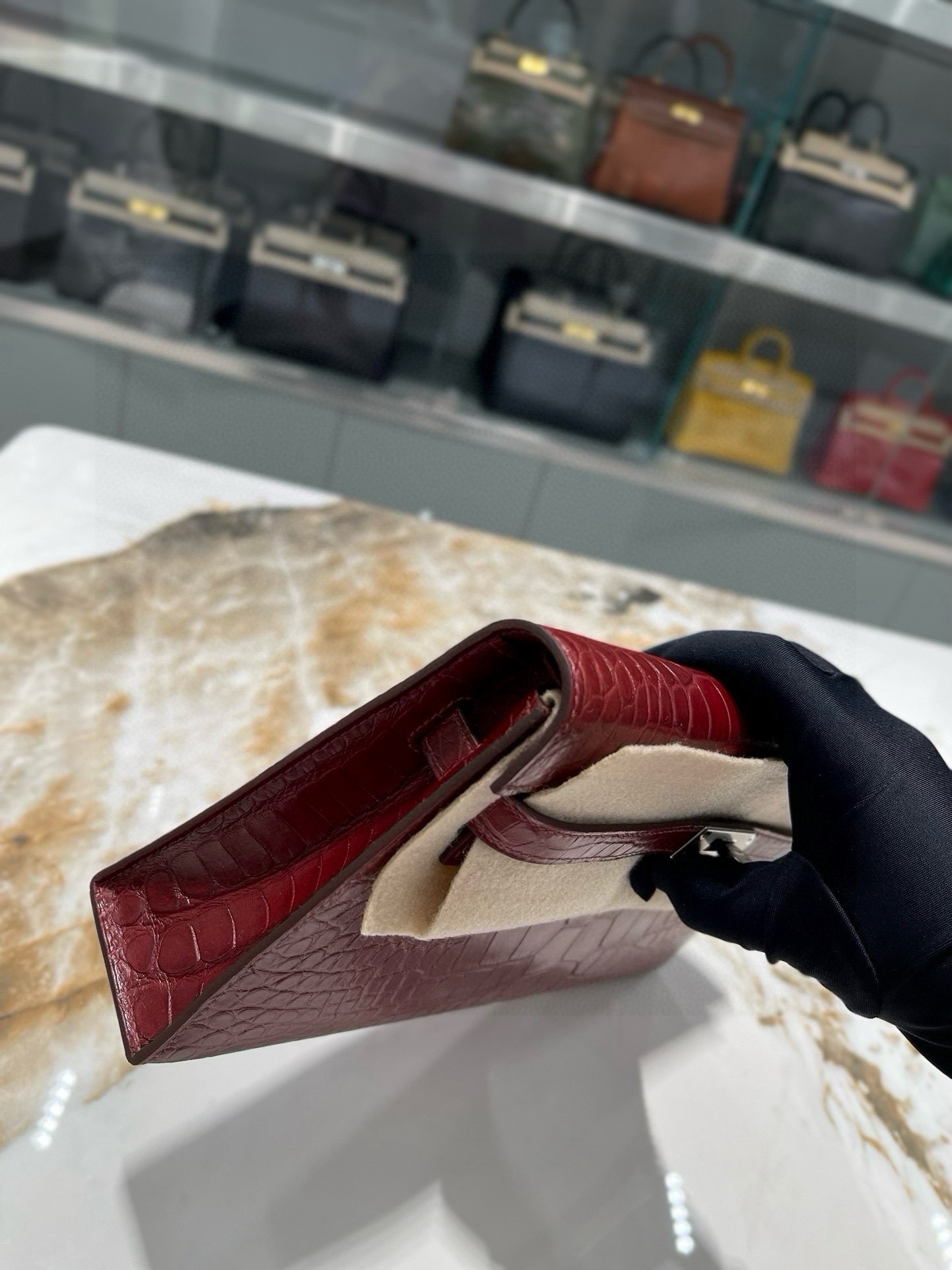Elegant Crocodile Embossed Clutch, Hand-Sewn Evening Bag, Red, 27cm 6 i1747235811 3693 3