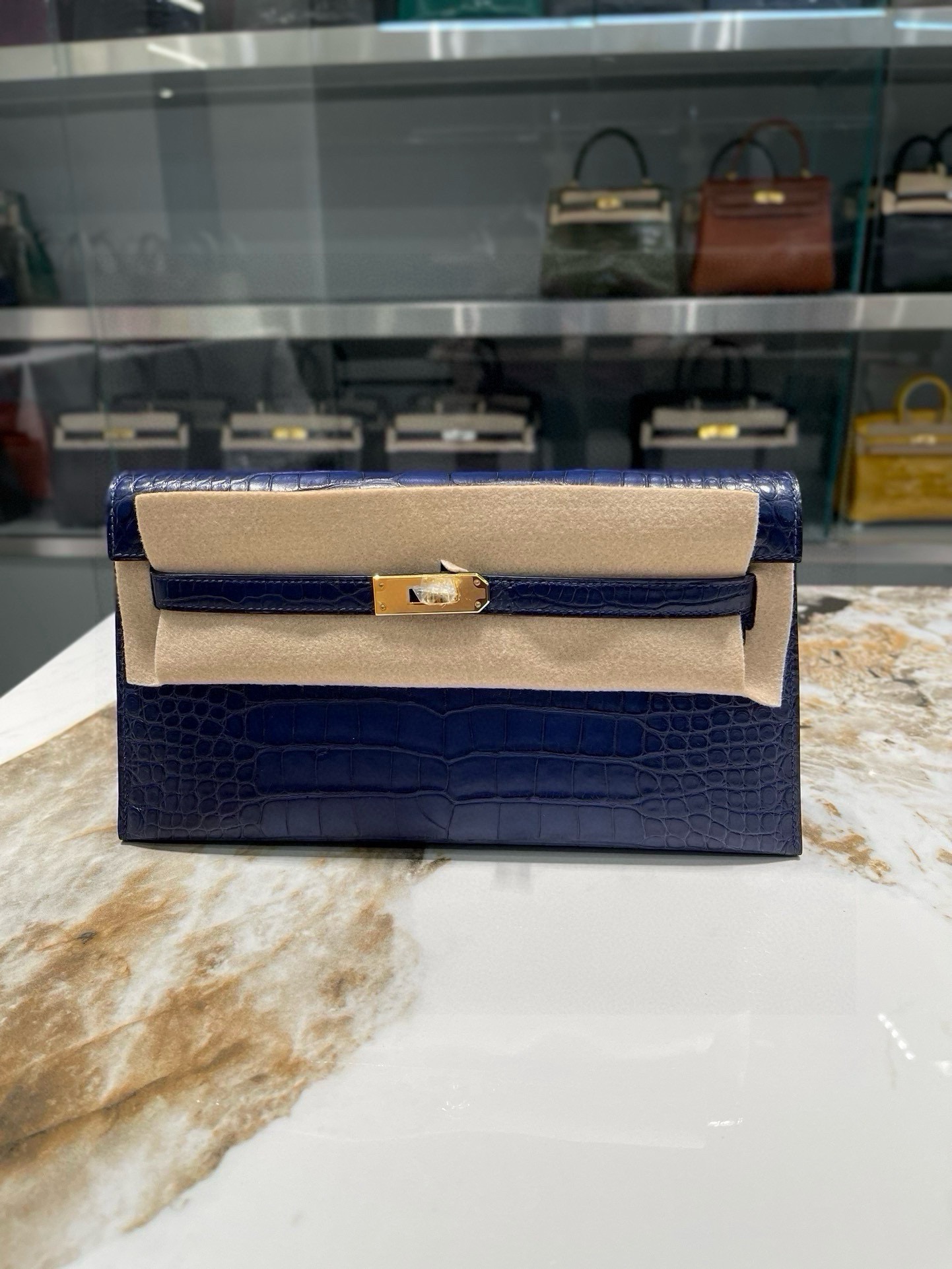 Elegante Hermes Elan 27cm Clutch in Blauw Alligatorleder met Handgemaakte Afwerking