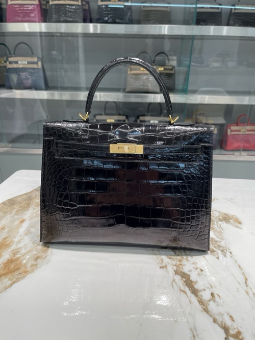 Elegant Black Alligator Leather Top Handle Bag for Women | Classic Design