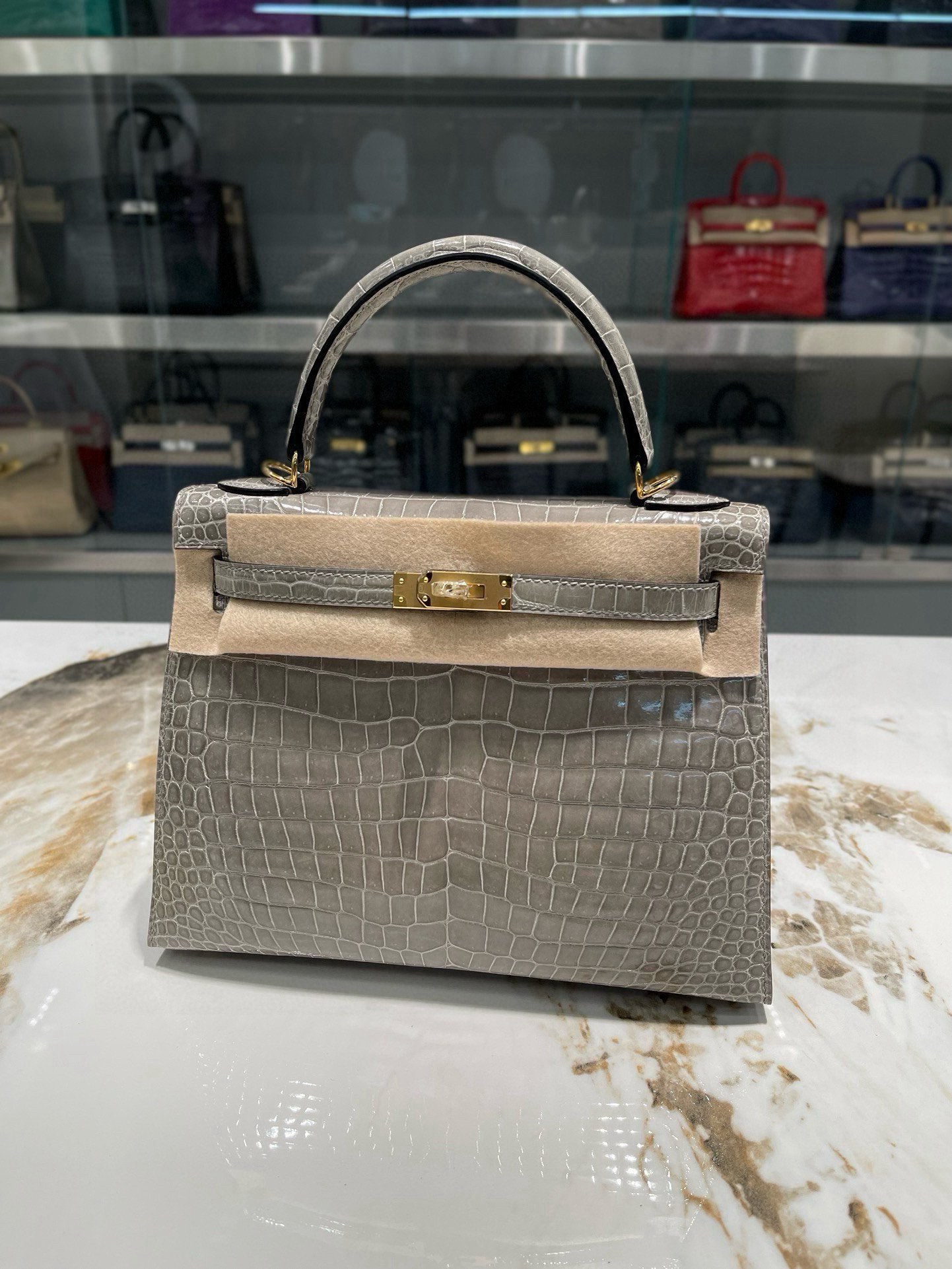 Hermès Kelly 25cm Grijze Alligatorleren Handtas - Luxe en Handgemaakt