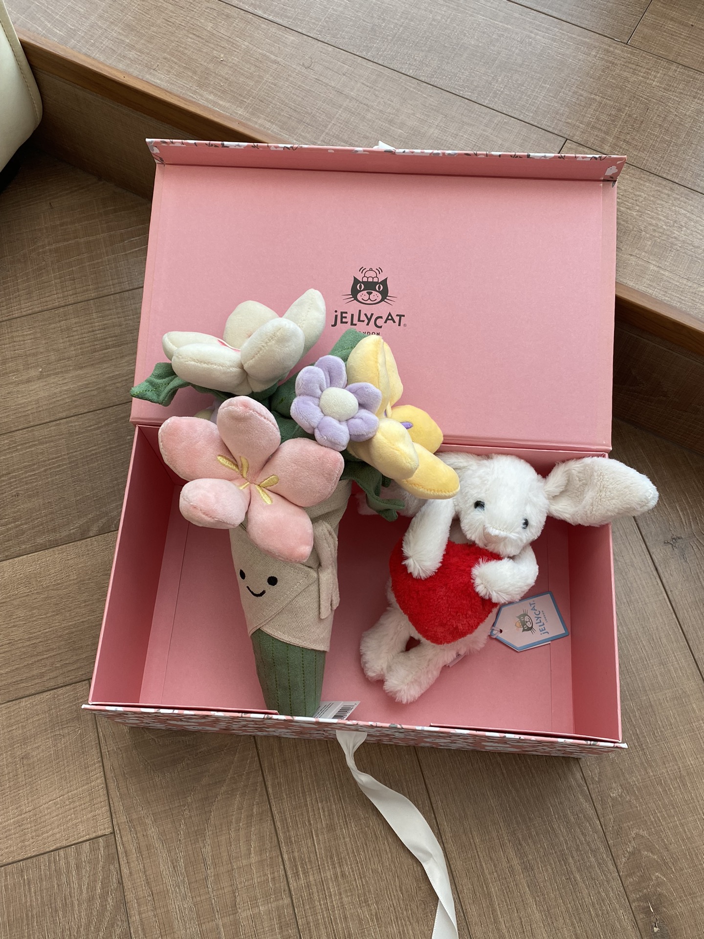 超可爱的“JC手捧花束”毛绒公仔jellycat礼物首选 7