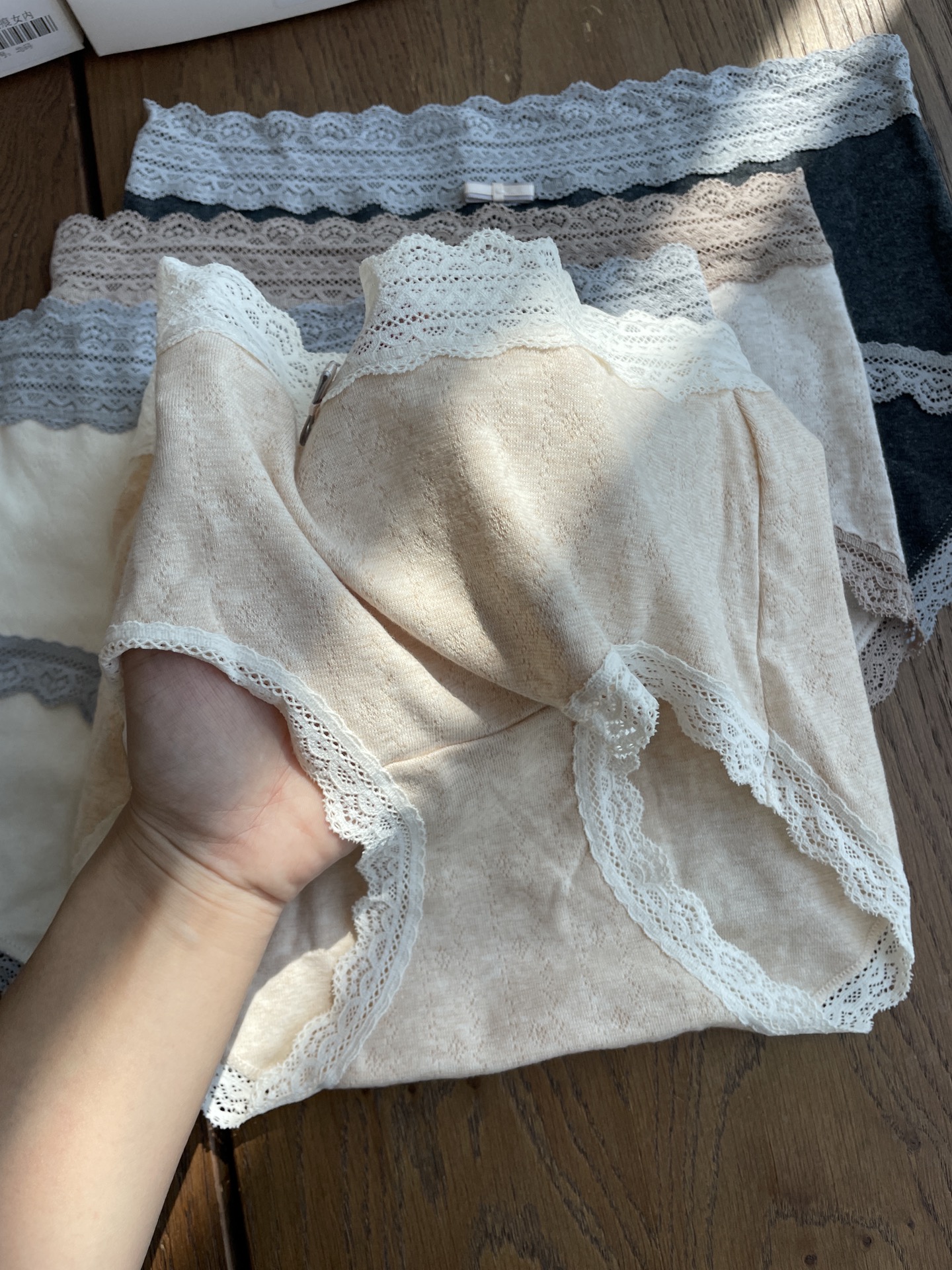 Crafted from soft, fine pure cotton, these briefs feature intricate deco - Comprehensive 4