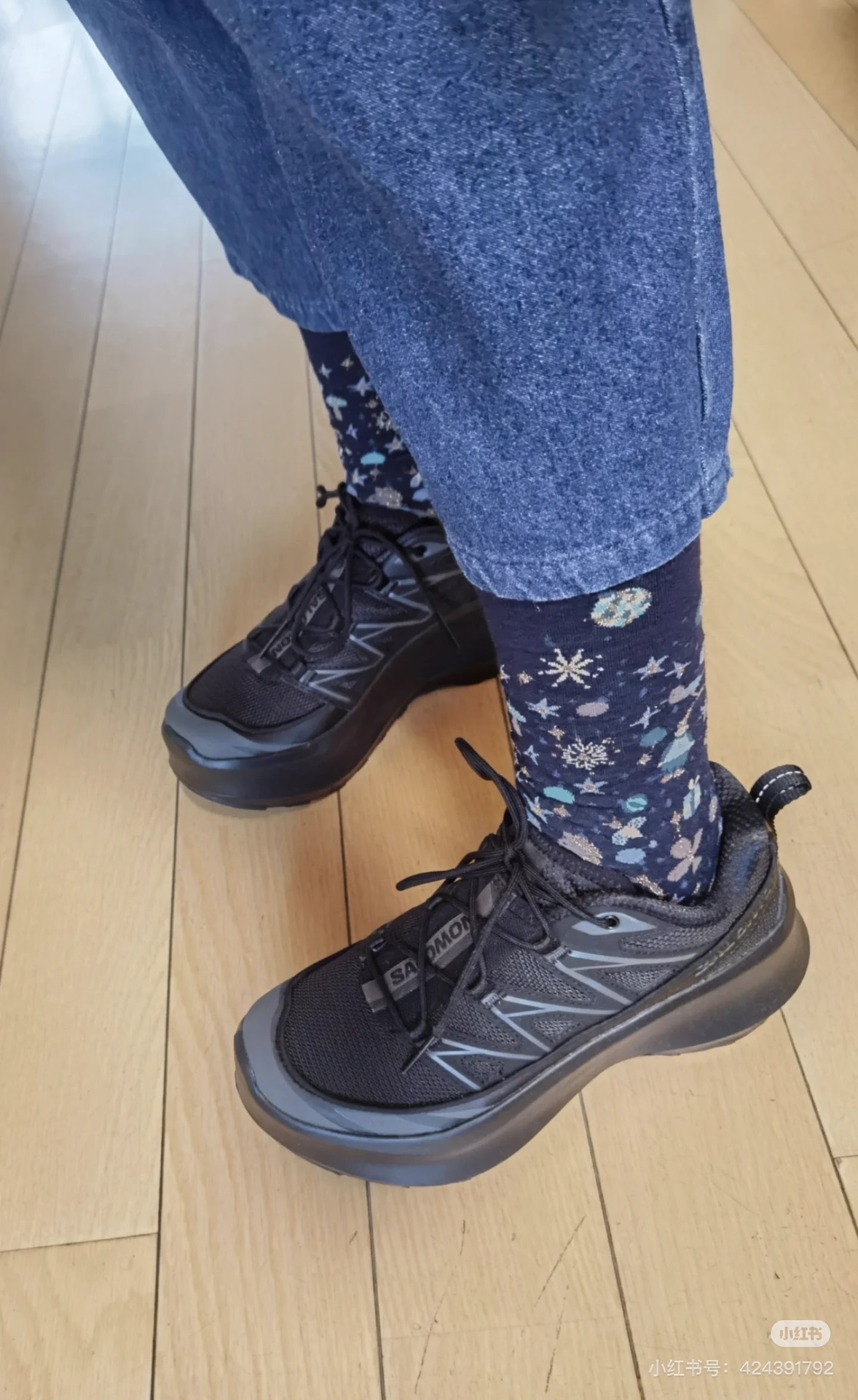 NO:266189,In terms of matching, it is even more versatile. Sportswear, workwear style, and even simple daily outfits, plus it instantly enhances the sense of fashion., casual shoes/sports shoes, sneakers19860909搭配方面,更是百搭王者.运动装、工装风、甚至简约的日常穿搭,加上它瞬间提升时尚感.,休闲鞋/运动鞋,sneakers,Women's Shoes