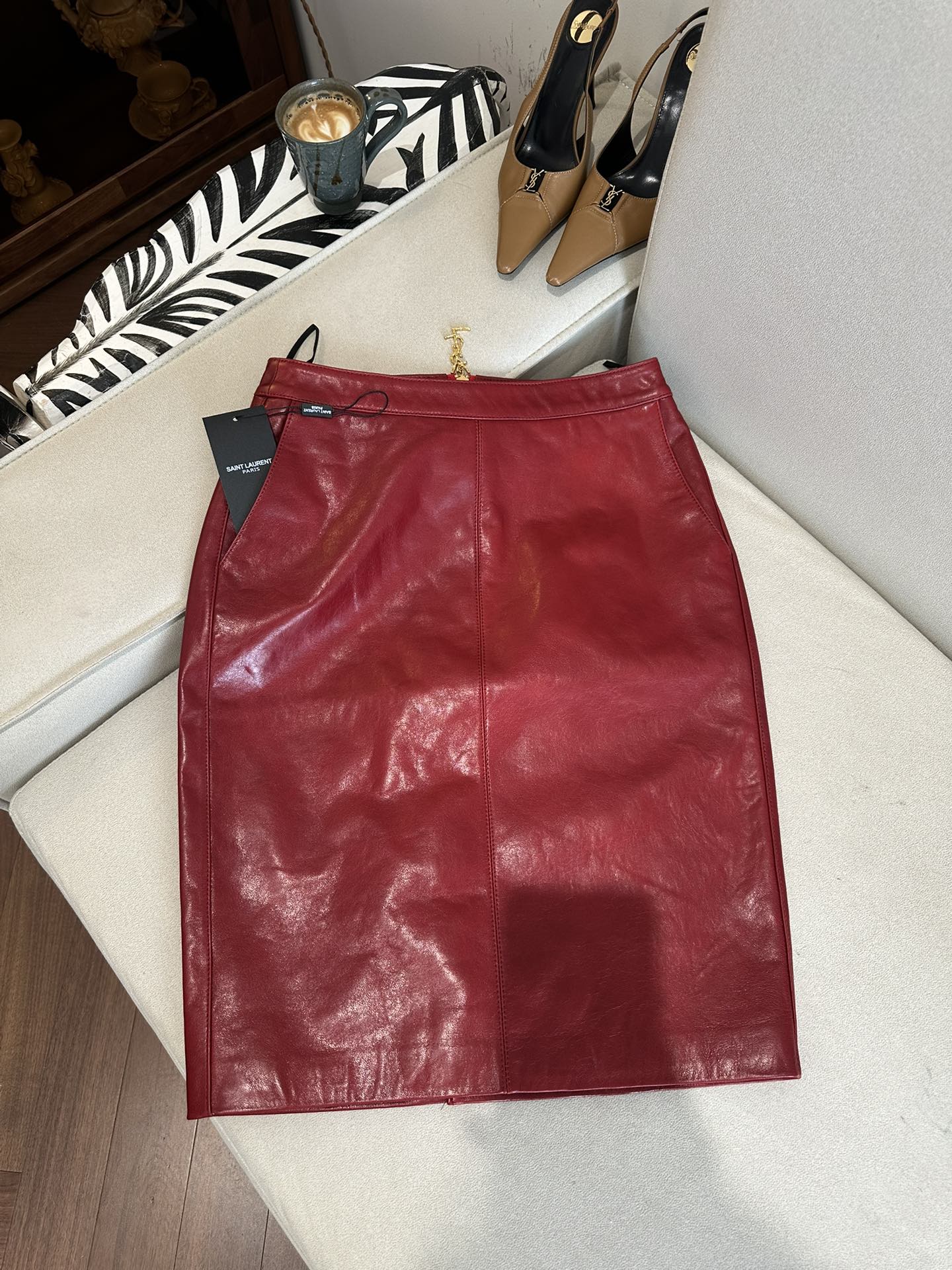 NO:777314,SAINT LAURE*N counters are updated simultaneously with Italian imported vegetable tanned leather sheepskin leather skirts with top quality S-XL special sizes that can be customized, Saint Laurent-clothing, saint laurent, saint laurent, skirts, sheepskin,19860909SAINT LAURE*N 专柜同步更新意大利进口植鞣皮 羊皮皮裙顶级品质S-XL特殊码数可定制,圣罗兰-服装,saint laurent,saint laurent,skirts,sheepskin,,Women's clothing