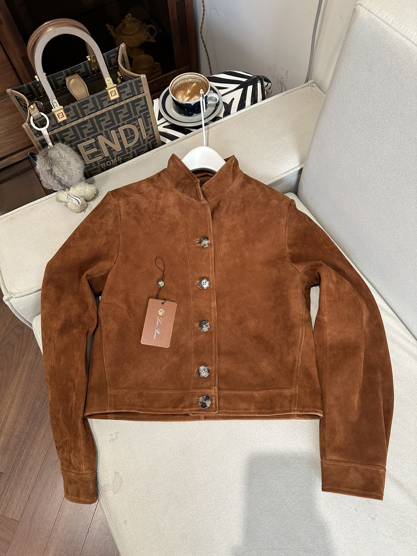 NO:891798,Loro p*ian* 2026 counters are updated simultaneously. Italian imported goat suede leather 1:1 top quality S-XL, women's clothing, loro piana,19860909Loro p*ian* 2026专柜同步更新 意大利进口山羊反绒面皮1:1顶级品质S-XL,女装,loro piana,,Women's clothing