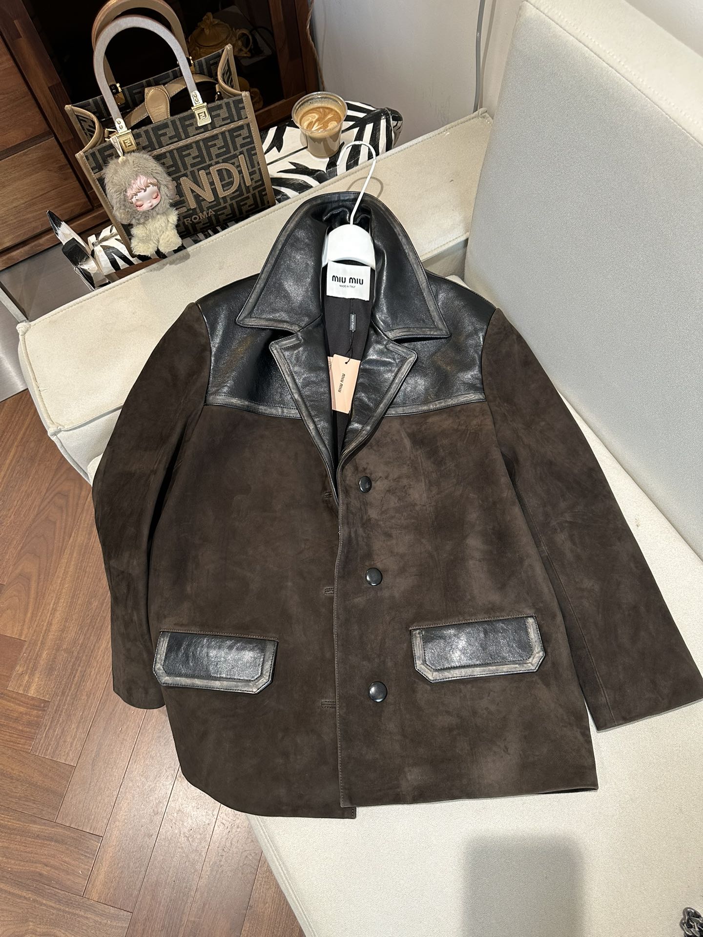 NO:775020,Miu Mi* Turkish imported goat suede suit top quality S-XL special size customization, Miu Miu-clothing, miumiu, business suit,19860909Miu Mi*土耳其进口山羊反绒面皮西装 顶级品质S-XL特殊码数定制,缪缪-服装,miumiu,business suit,,Women's clothing