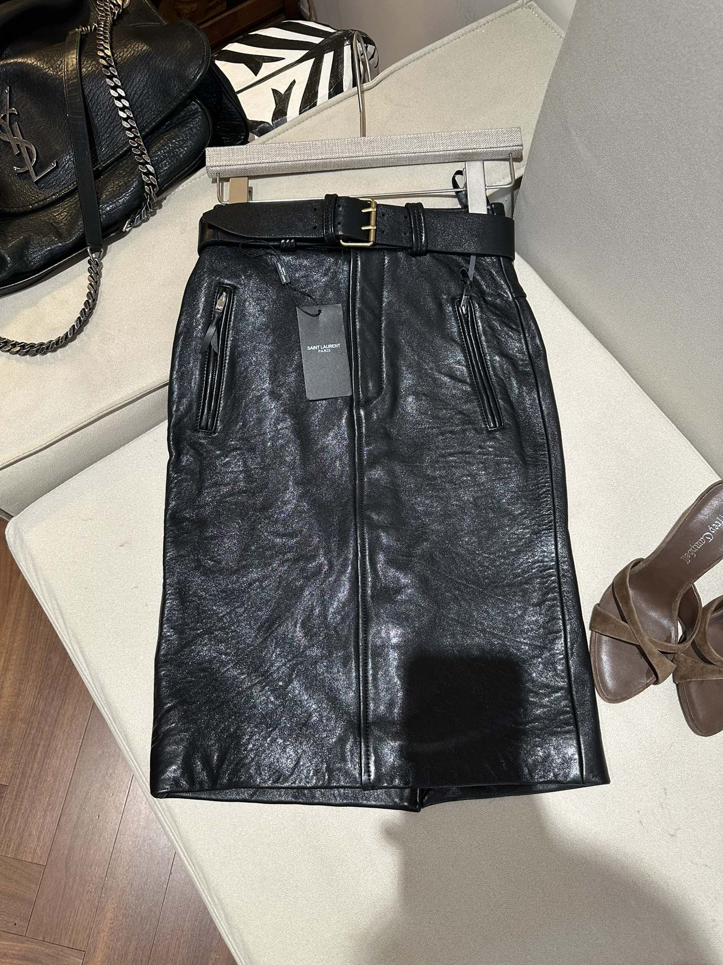 NO:892359,SAINT LAURE*N counters are updated simultaneously with natural grain cowhide leather skirts imported from Italy. Top quality S-XL special sizes can be customized. Saint Laurent-clothing, saint laurent, saint laurent, skirts, cowhide,19860909SAINT LAURE*N 专柜同步更新意大利进口自然纹牛皮皮裙 顶级品质S-XL特殊码数可定制,圣罗兰-服装,saint laurent,saint laurent,skirts,cowhide,,Women's clothing