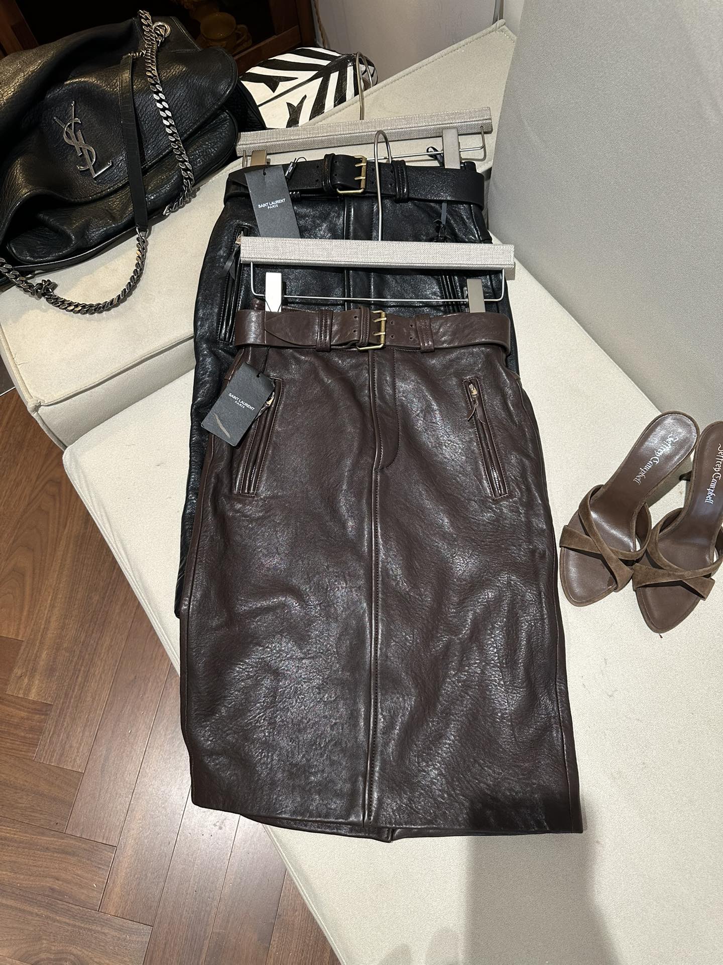 NO:892368,SAINT LAURE*N counters are updated simultaneously with natural grain cowhide leather jackets and skirts imported from Italy. Top quality S-XL special sizes can be customized. Saint Laurent-clothing, saint laurent, saint laurent, skirts, leather jacket, cowhide,19860909SAINT LAURE*N 专柜同步更新意大利进口自然纹牛皮皮衣皮裙 顶级品质S-XL特殊码数可定制,圣罗兰-服装,saint laurent,saint laurent,skirts,leather jacket,cowhide,,Women's clothing