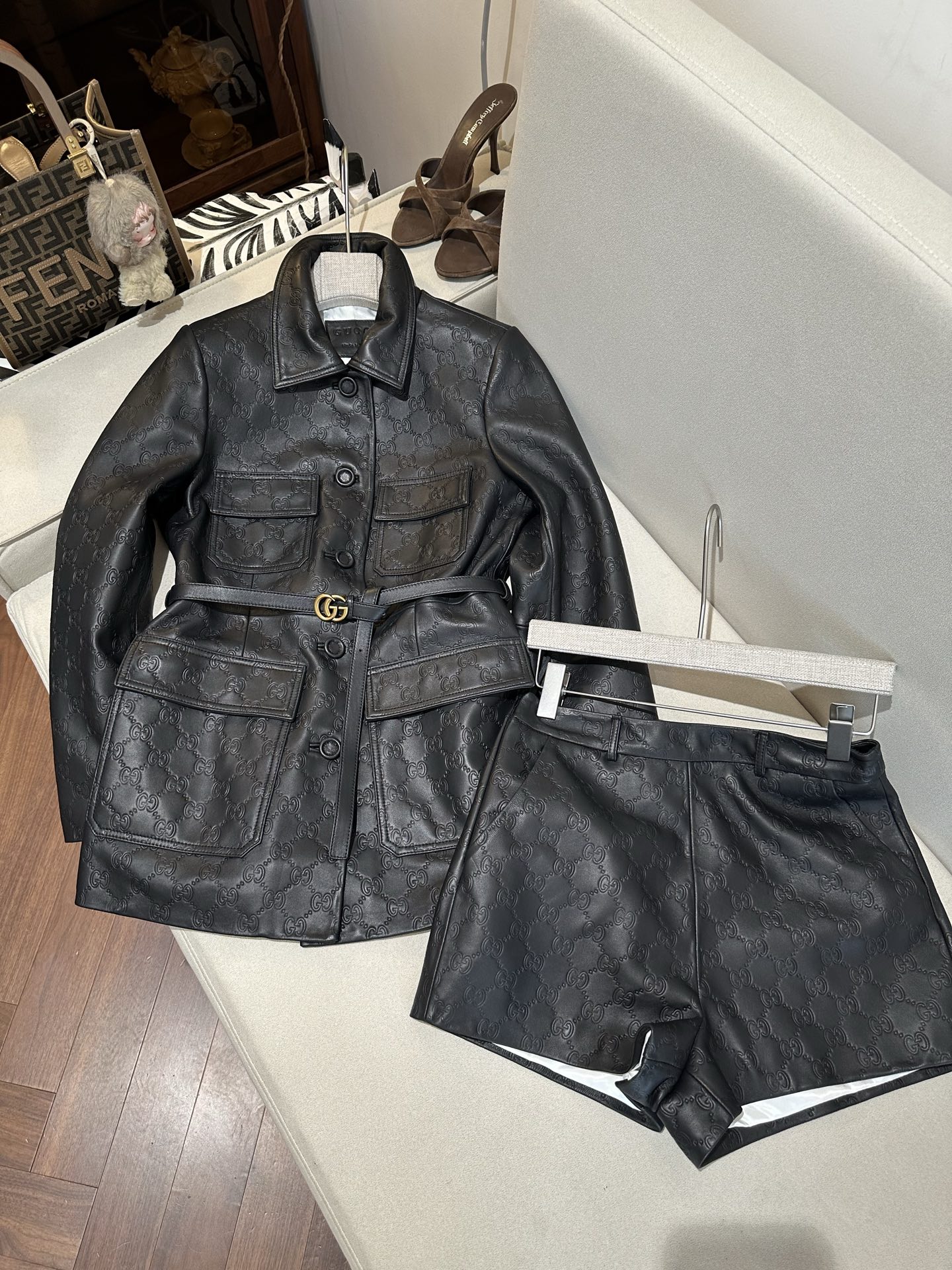 NO:892372,Gucc* imported lambskin S-XL special size customizable top, Gucci-clothing, gucci, gucci, sheepskin,19860909Gucc* 进口羔羊皮S-XL特殊码数可定制上衣,古驰-服装,gucci,gucci,sheepskin,,Women's clothing