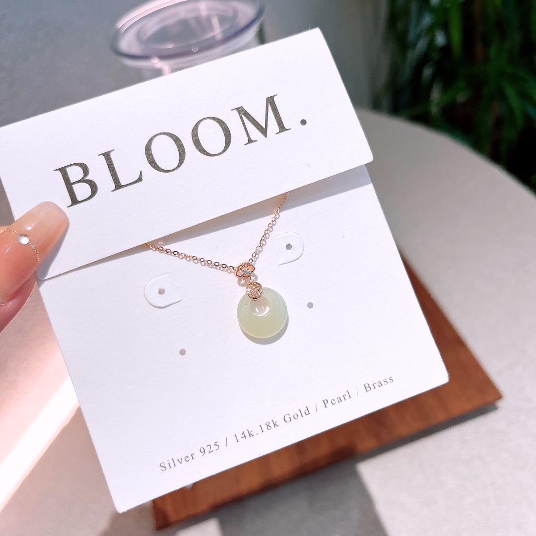 Hypoallergenic Silver Hetian Jade Necklace Cute Wedding Favor Silver