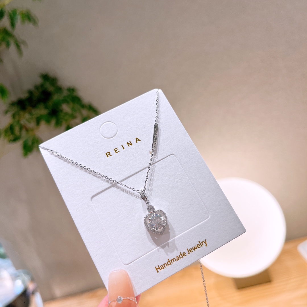 Low Allergy Silver Moissanite Necklace Artistic Graduation Silver